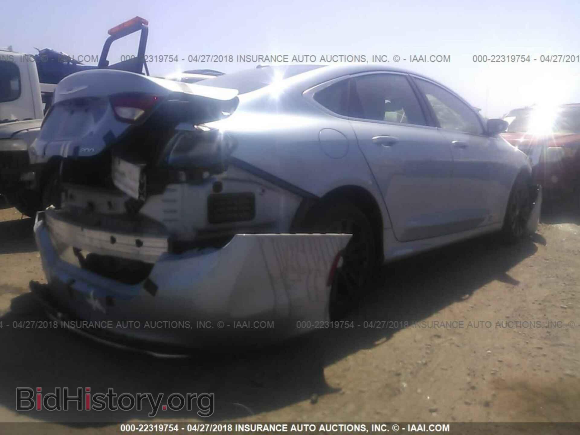 2015 Chrysler 200 - VIN: 1C3CCCAB3FN708166 - Photo 4