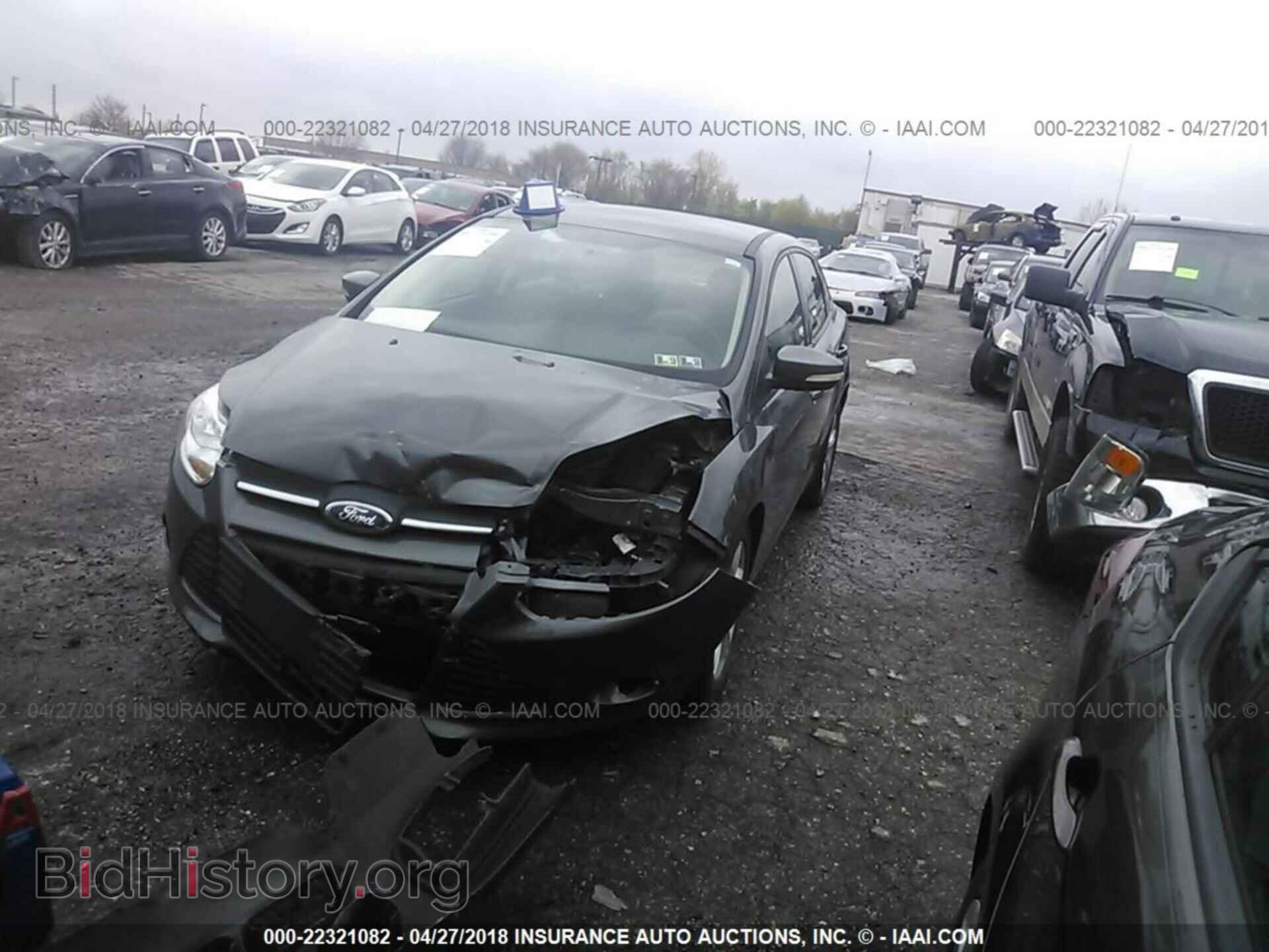 2013 Ford Focus - VIN: 1FADP3F26DL141737 - Фото 2