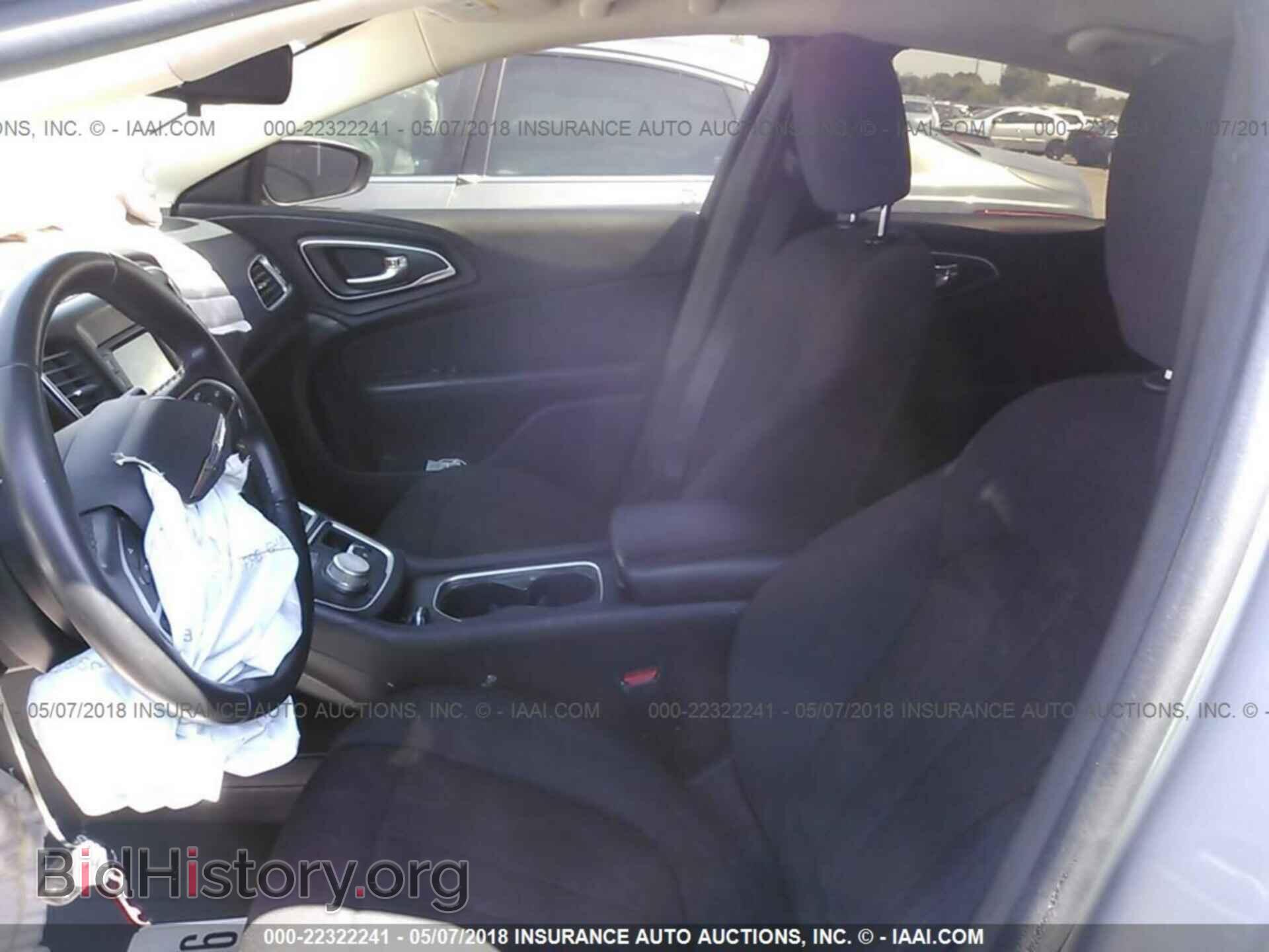 2015 Chrysler 200 - VIN: 1C3CCCAB7FN670988 - Photo 5