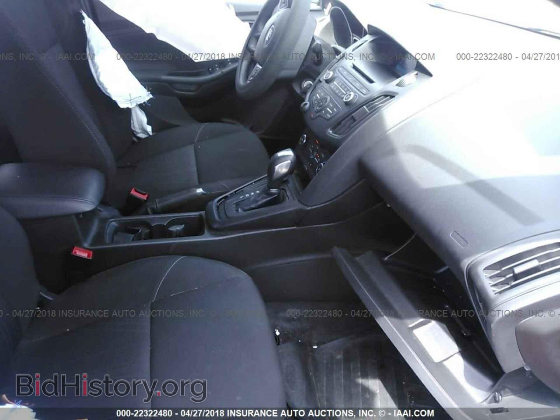 2016 Ford Focus - VIN: 1FADP3F29GL242663 - Photo 5