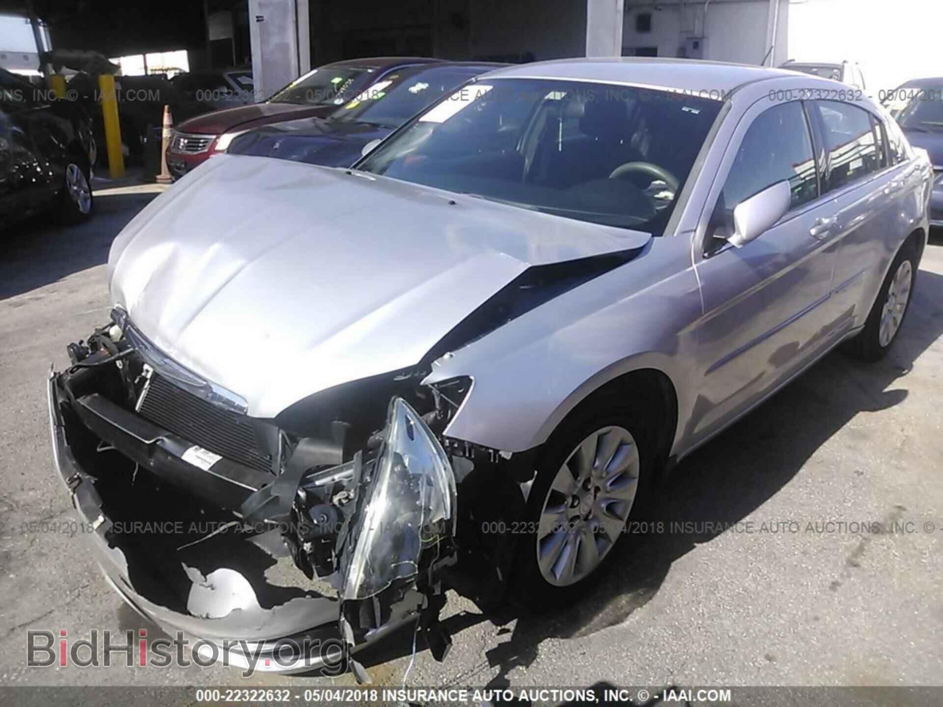 2012 Chrysler 200 - VIN: 1C3CCBAB8CN273411 - Фото 2