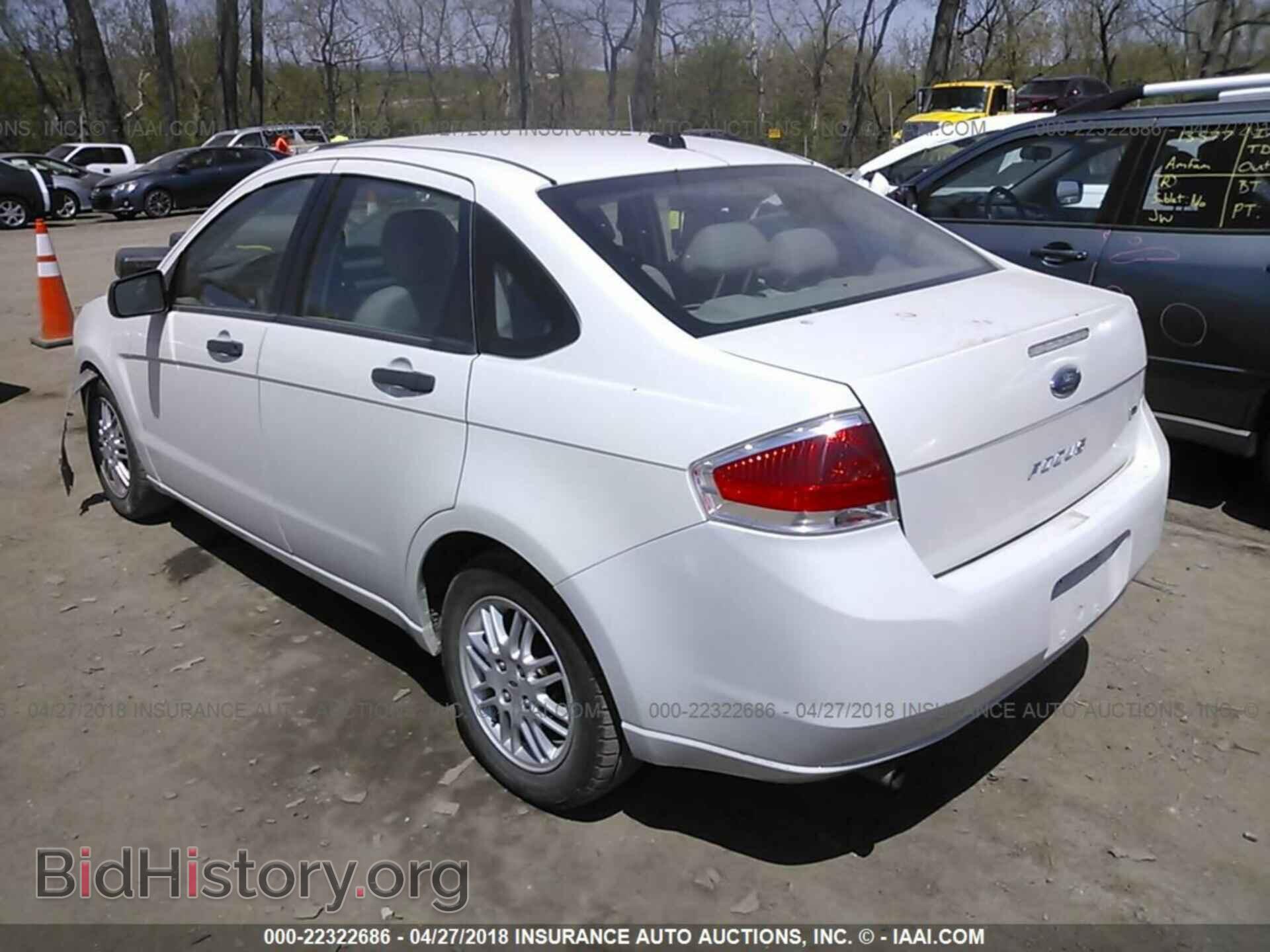 2011 Ford Focus - VIN: 1FAHP3FN5BW168774 - Фото 3