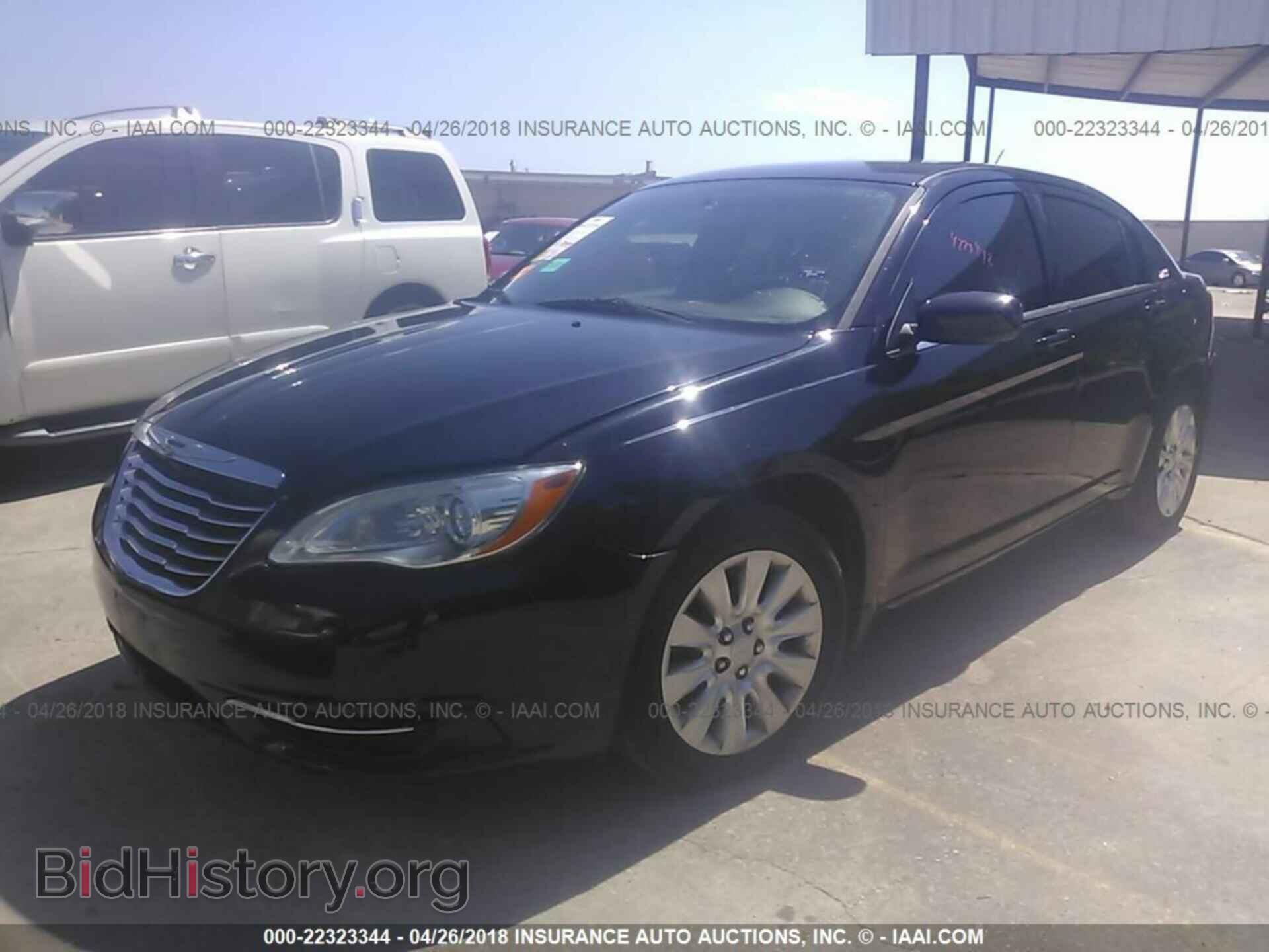 2011 Chrysler 200 - VIN: 1C3BC4FB4BN610686 - Photo 2