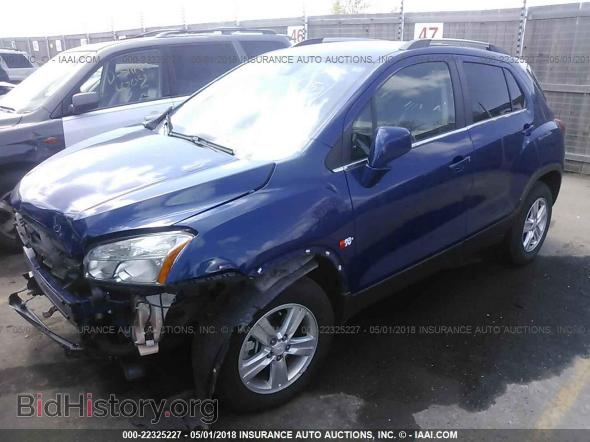 2015 Chevrolet Trax - VIN: 3GNCJRSB6FL233736 - Фото 2