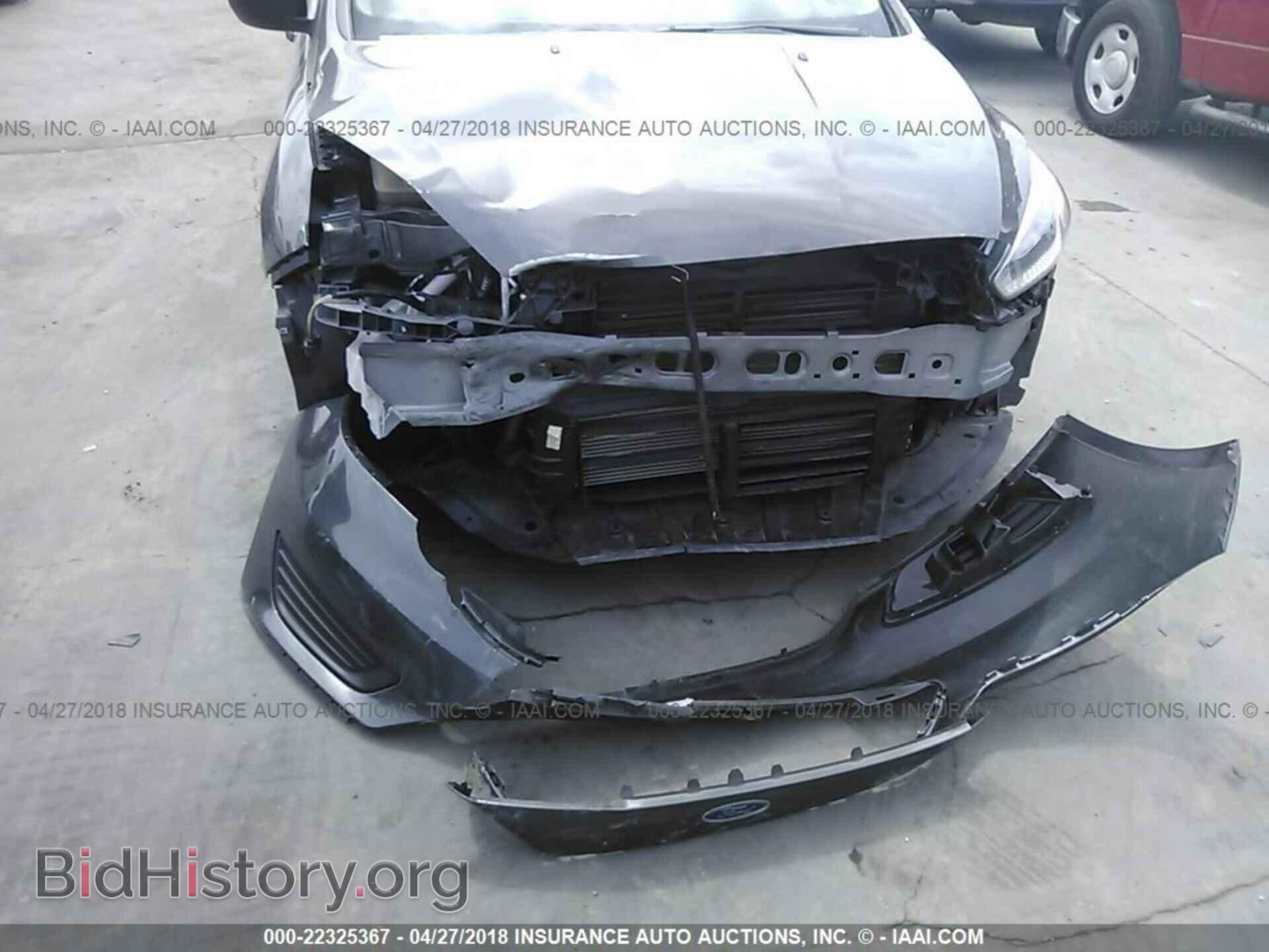 2016 Ford Focus - VIN: 1FADP3E22GL236933 - Photo 6