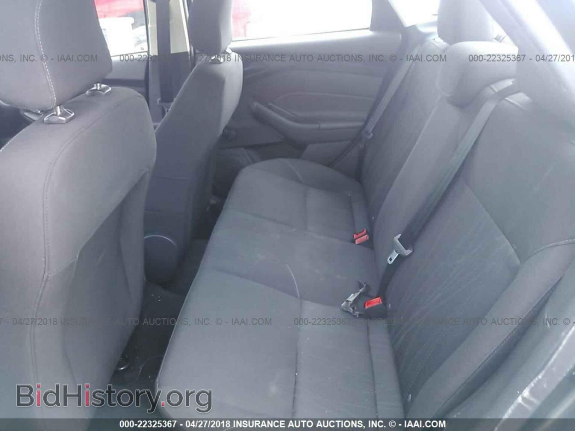 2016 Ford Focus - VIN: 1FADP3E22GL236933 - Photo 8