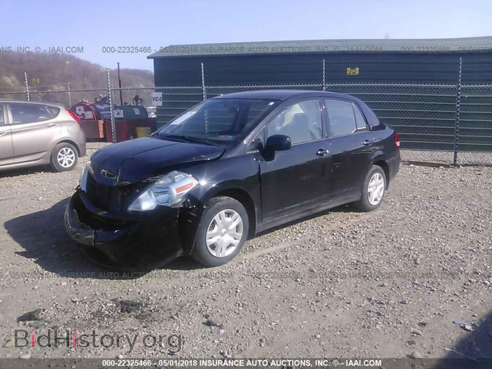2011 Nissan Versa - VIN: 3N1BC1AP7BL458452 - Фото 2