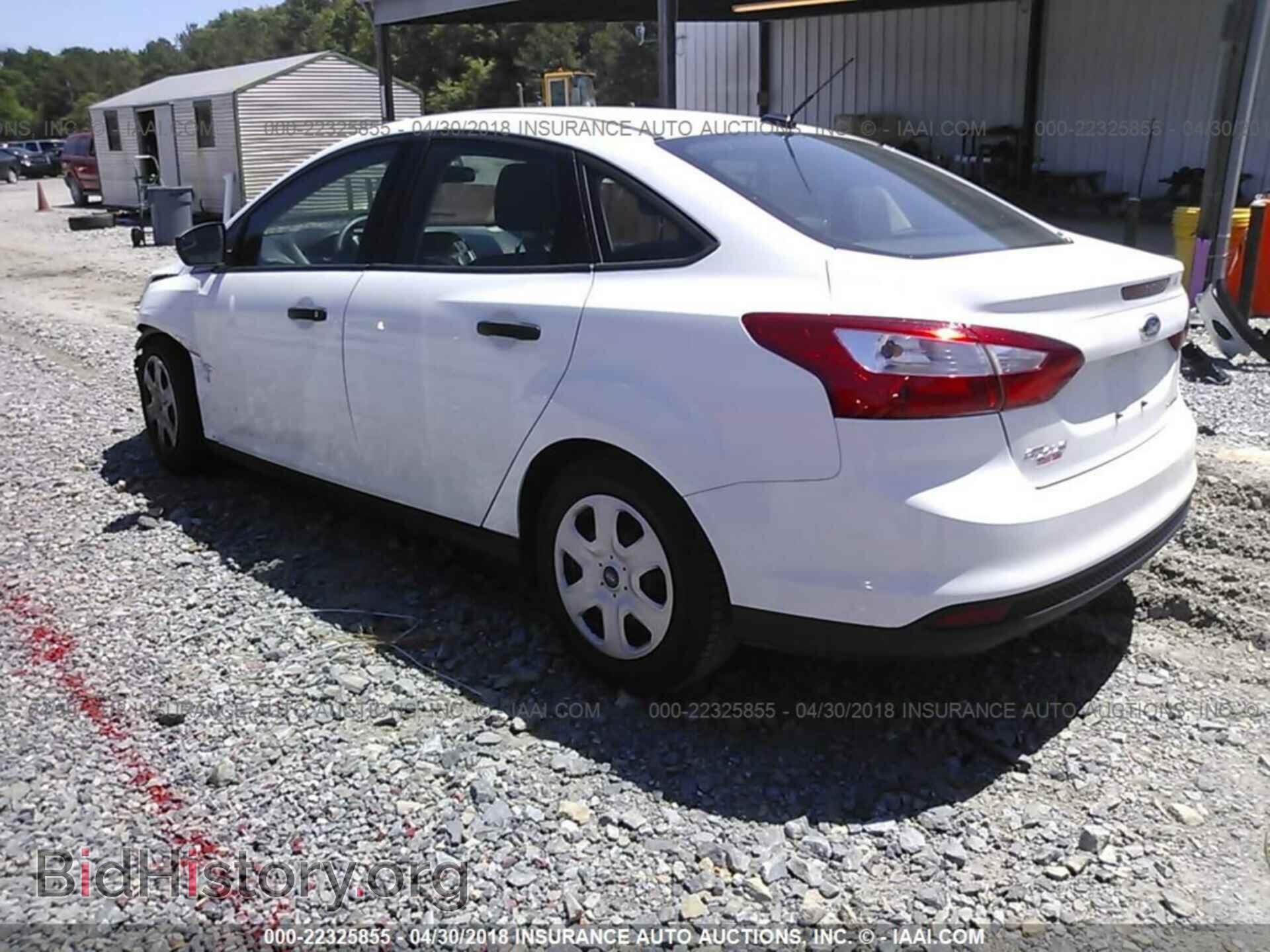 2014 Ford Focus - VIN: 1FADP3E21EL120054 - Photo 3