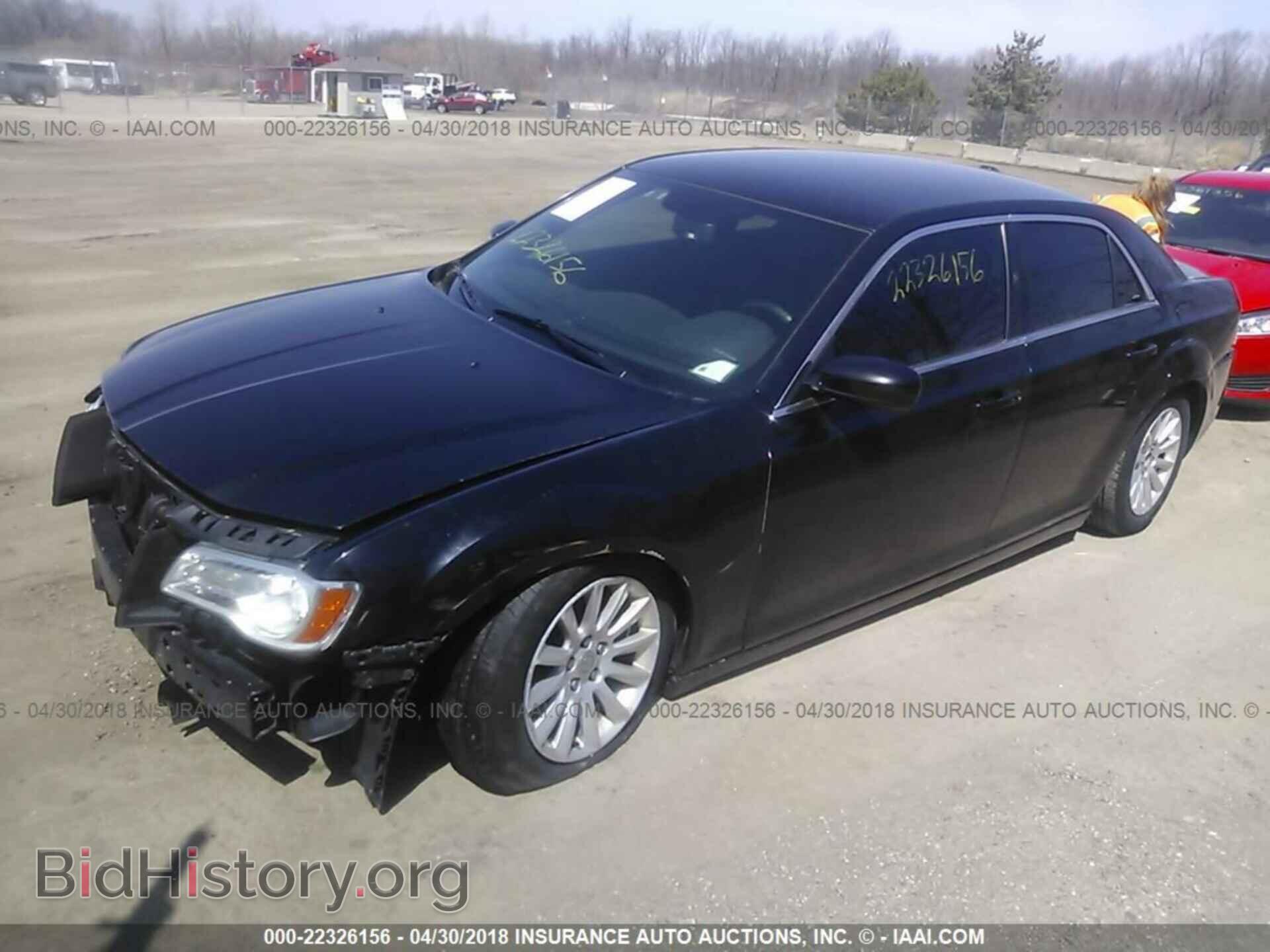 2013 CHRYSLER 300 - VIN: 2C3CCAAG5DH509643 - Фото 2