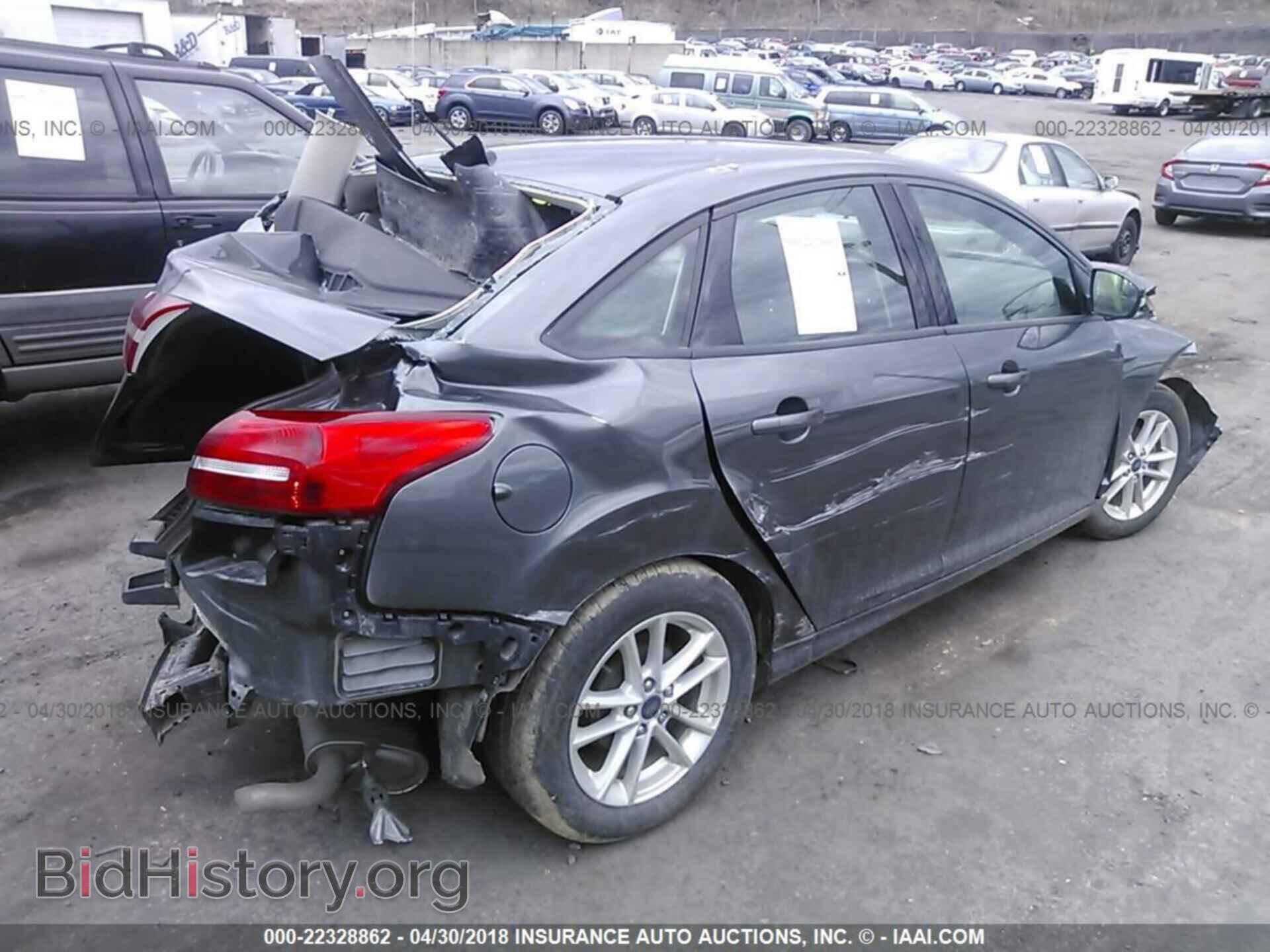 2017 Ford Focus - VIN: 1FADP3F29HL212385 - Фото 4