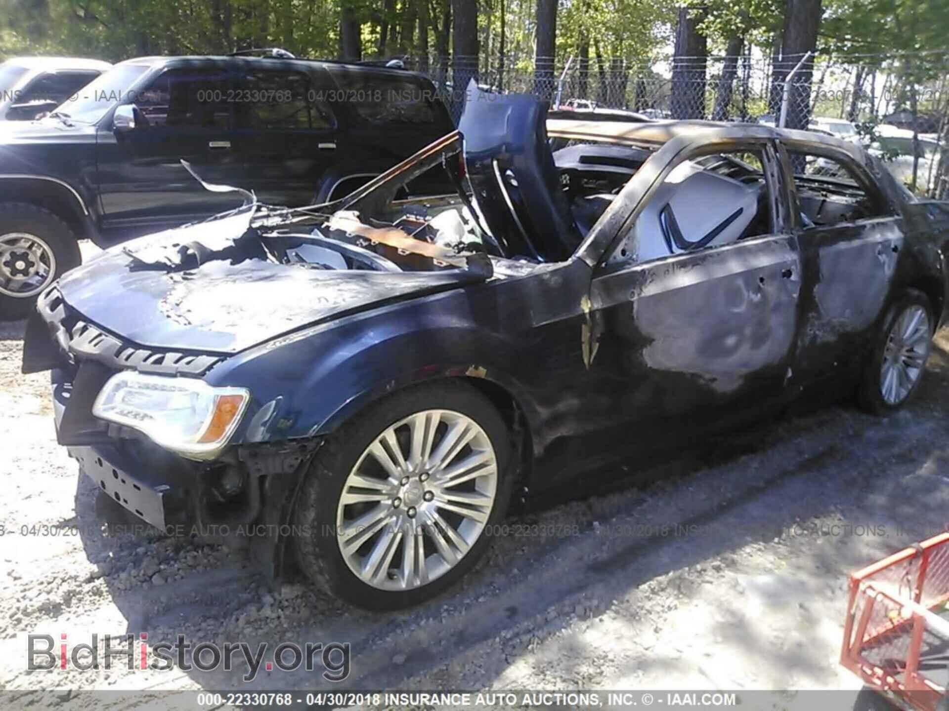 2013 Chrysler 300c - VIN: 2C3CCAET8DH561663 - Фото 2