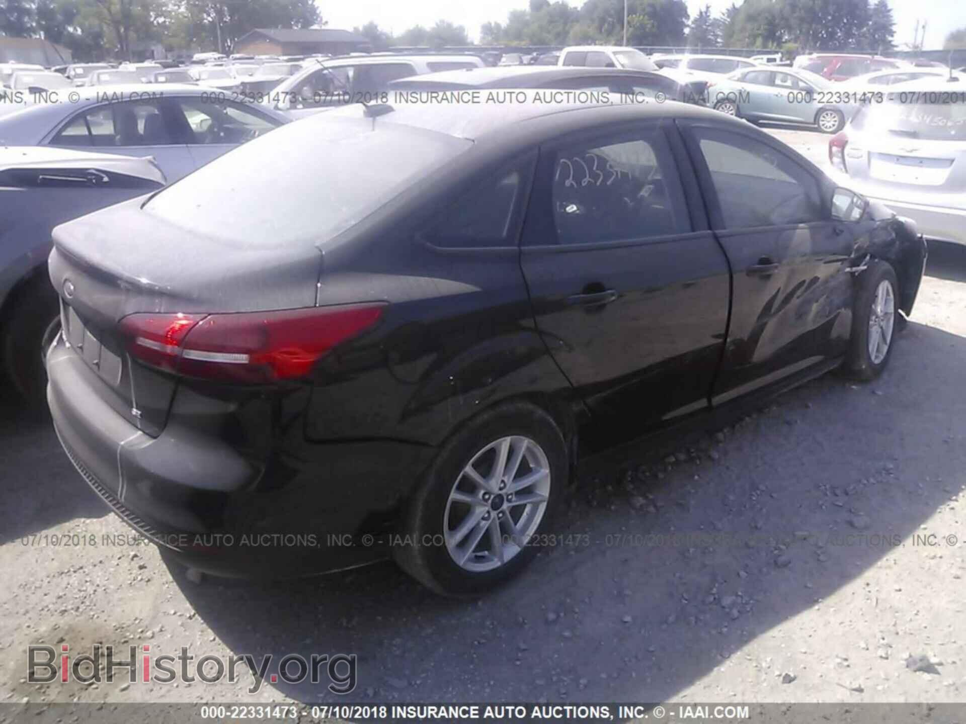 2017 Ford Focus - VIN: 1FADP3F26HL257929 - Photo 4