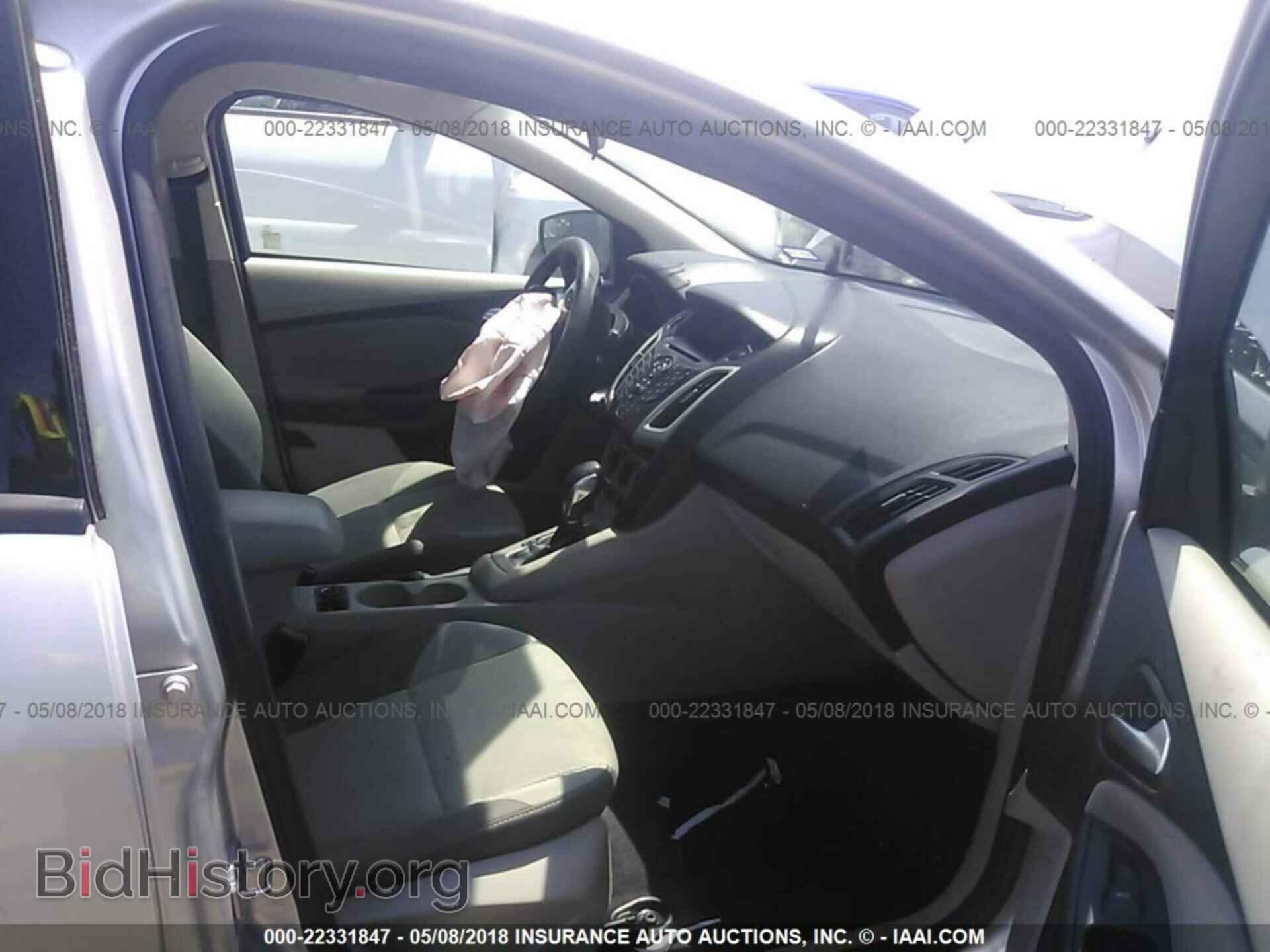 2012 Ford Focus - VIN: 1FAHP3F26CL323938 - Photo 5
