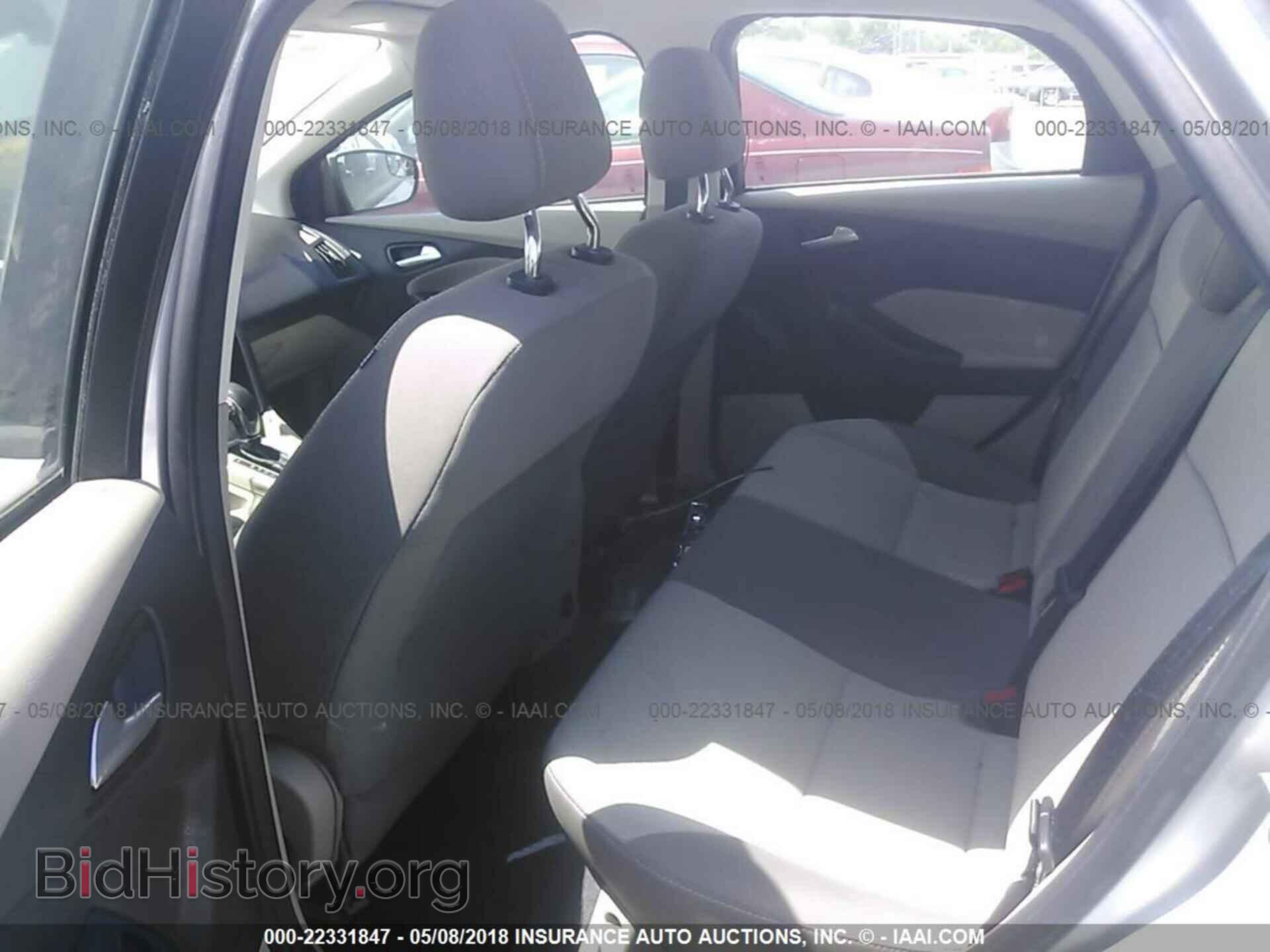 2012 Ford Focus - VIN: 1FAHP3F26CL323938 - Photo 8