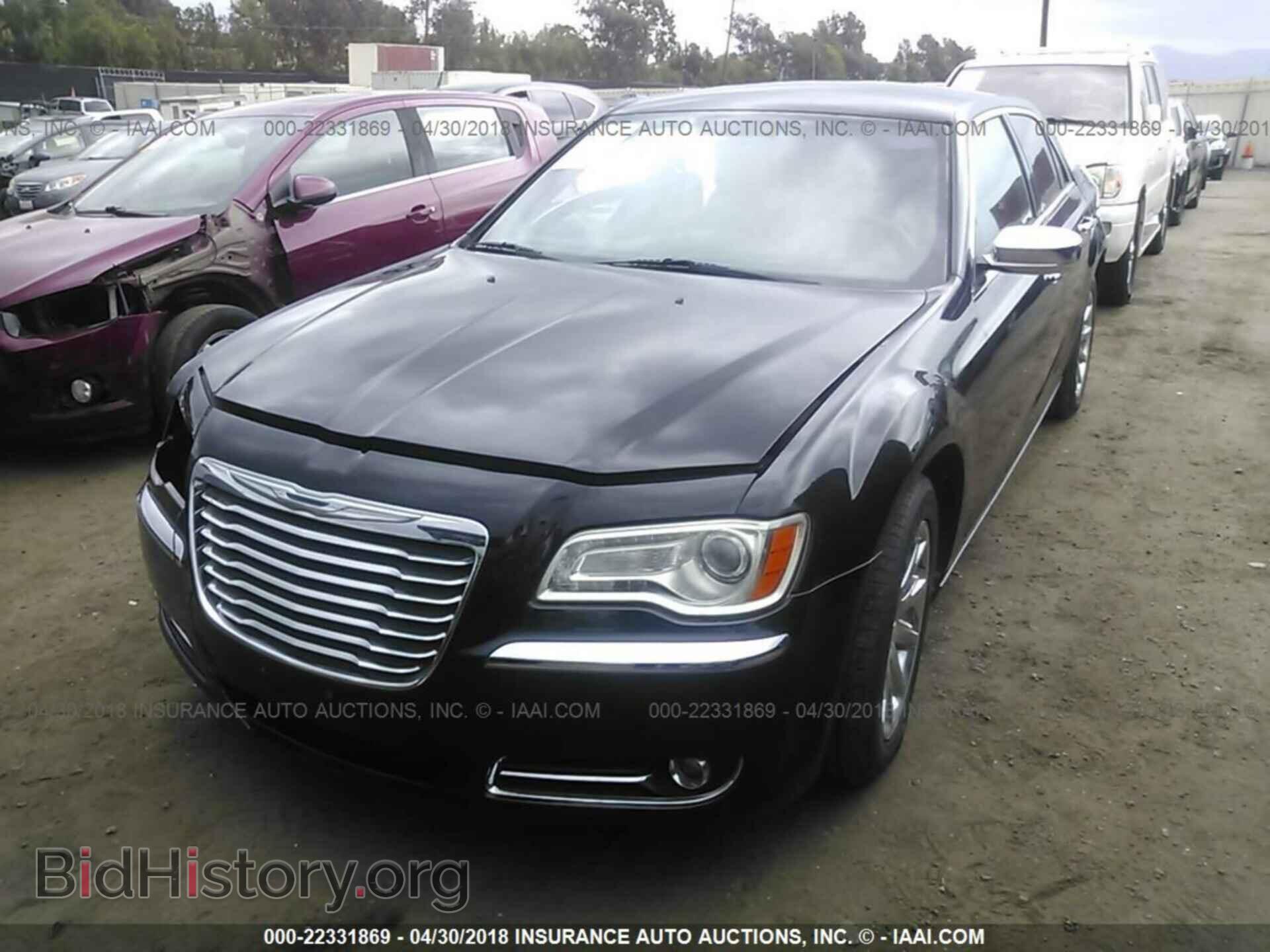 2012 Chrysler 300 - VIN: 2C3CCACG8CH216640 - Фото 2