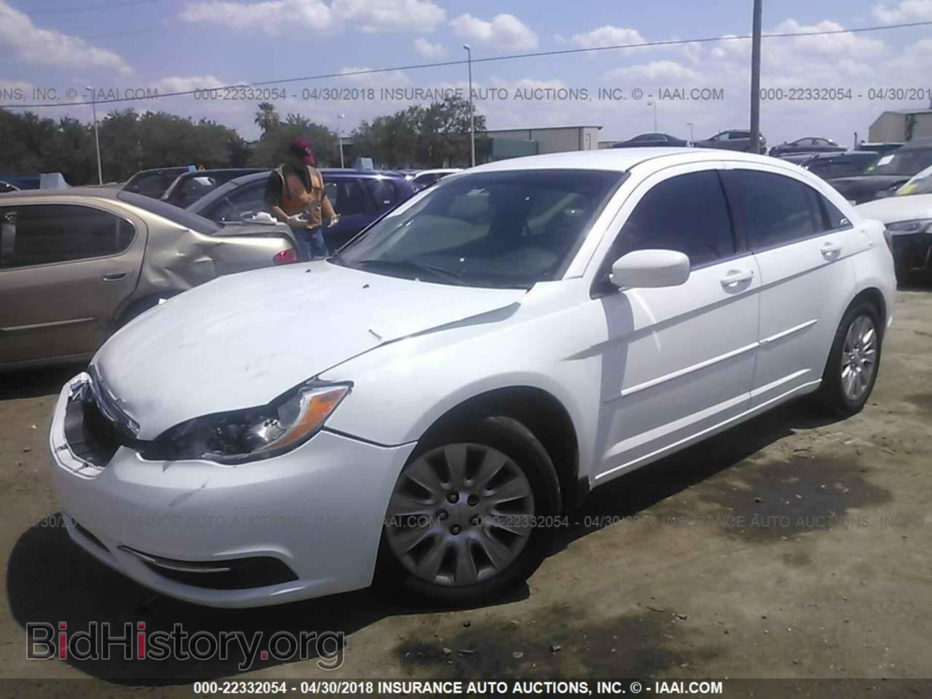 2012 Chrysler 200 - VIN: 1C3CCBAB5CN210007 - Photo 2