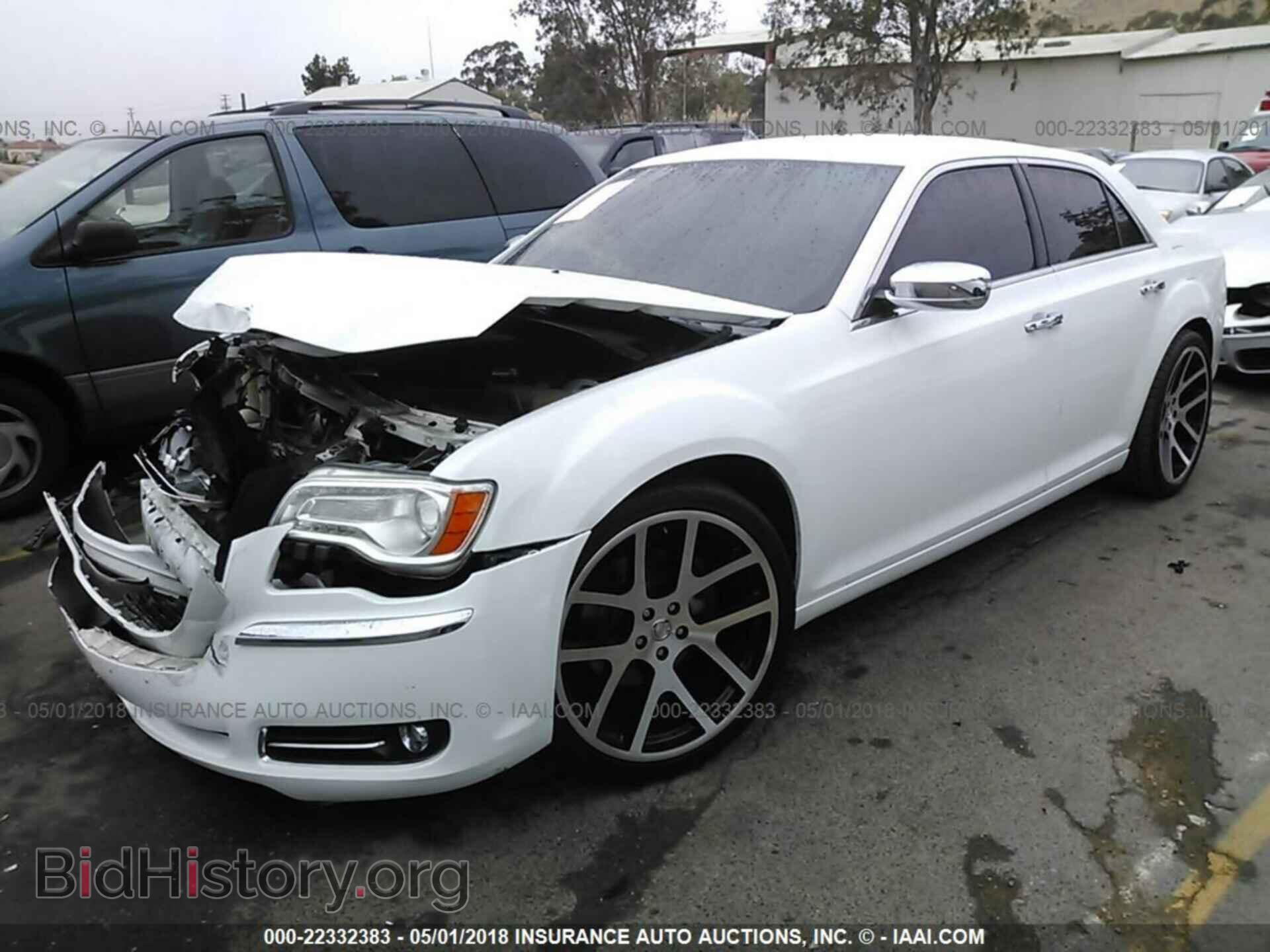 2013 Chrysler 300c - VIN: 2C3CCAETXDH650389 - Фото 2