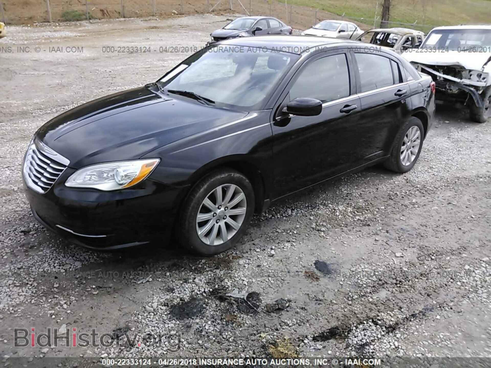 2013 Chrysler 200 - VIN: 1C3CCBBB0DN515771 - Фото 2