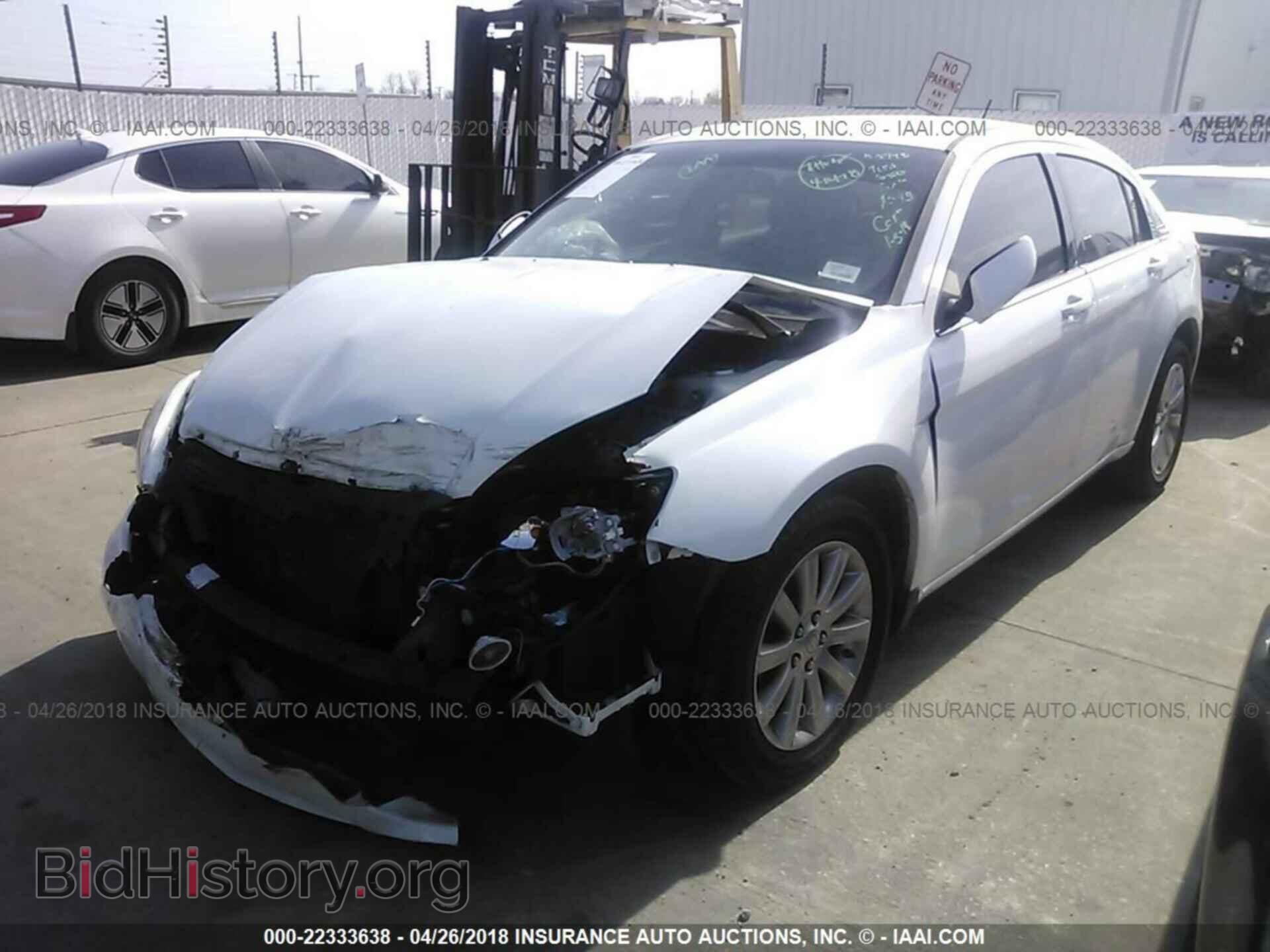 2013 Chrysler 200 - VIN: 1C3CCBBB7DN500975 - Photo 2
