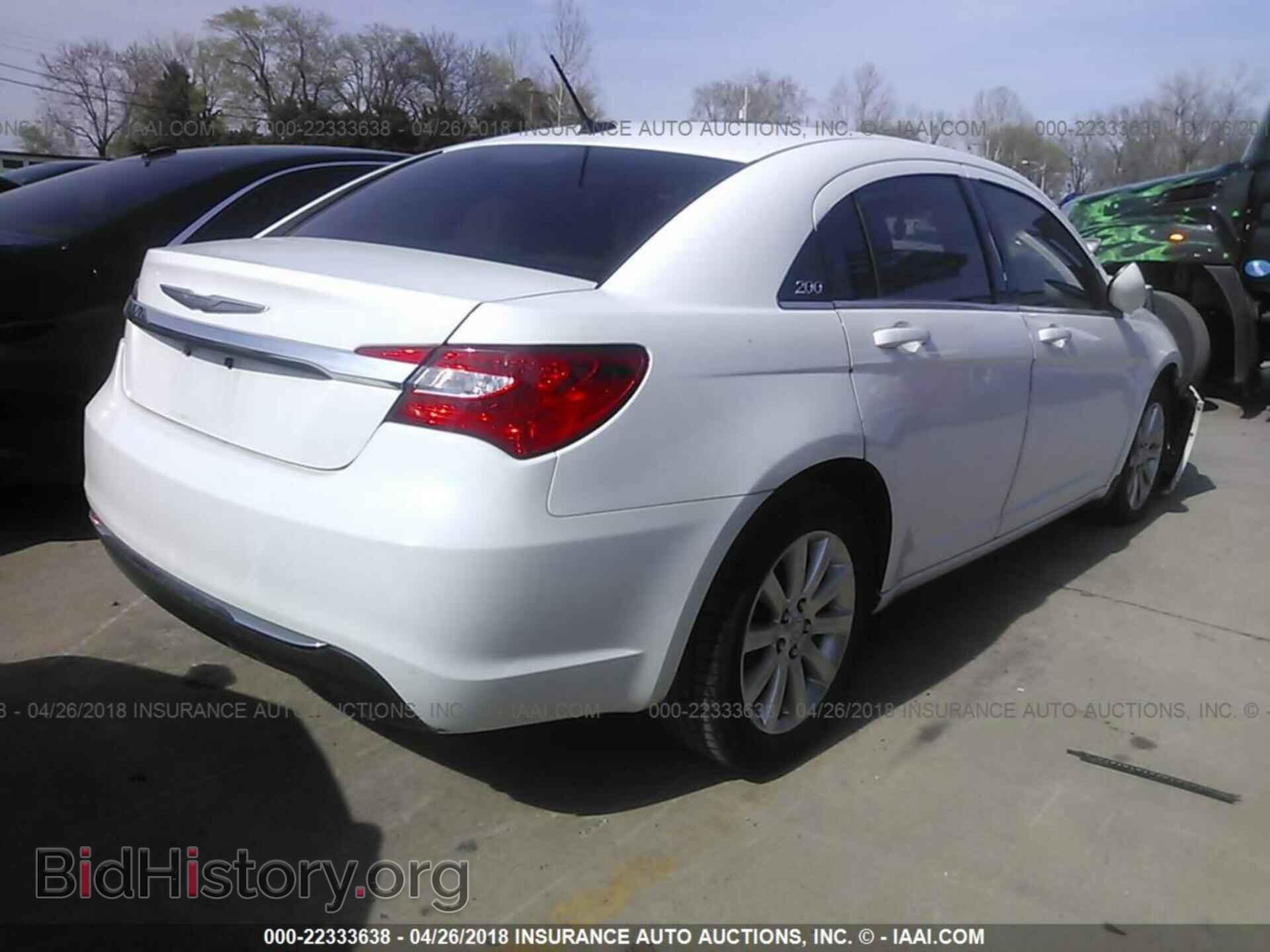 2013 Chrysler 200 - VIN: 1C3CCBBB7DN500975 - Photo 4