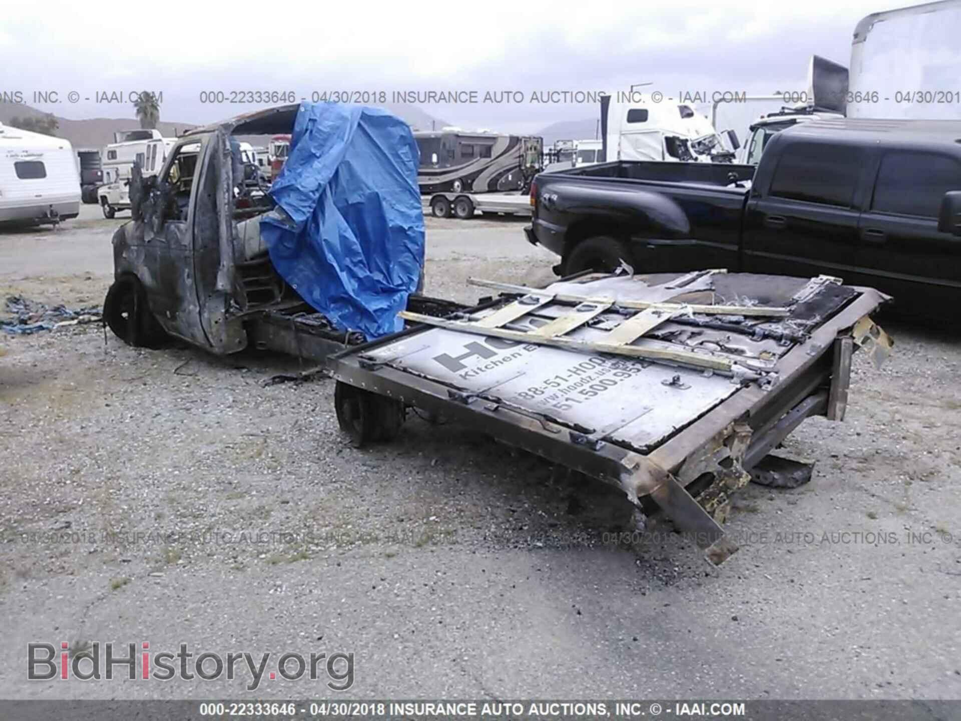 2011 Ford Econoline - VIN: 1FDSE3FL8BDA21909 - Photo 3
