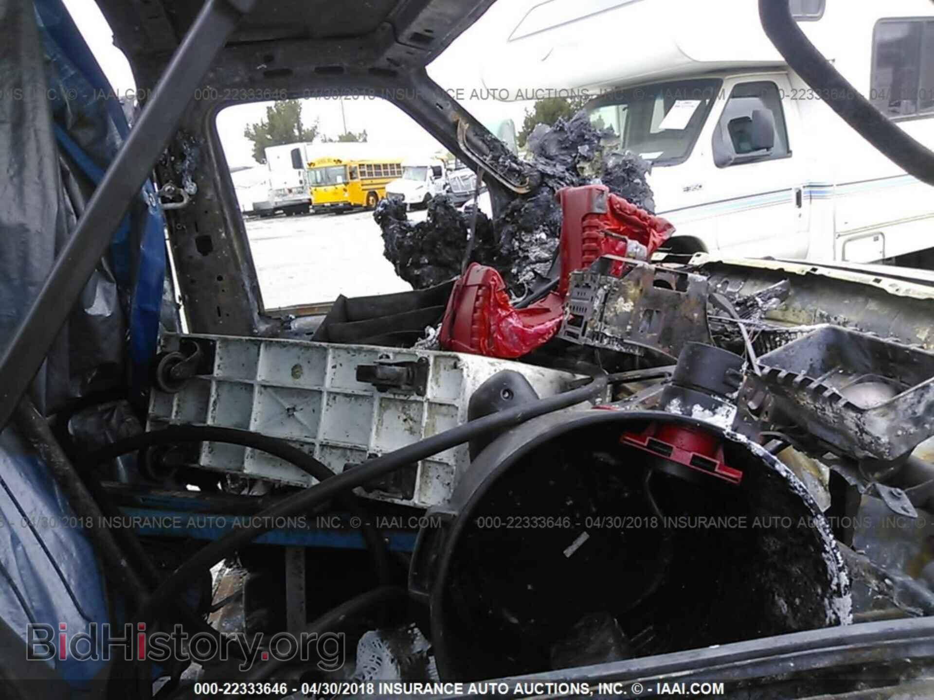 2011 Ford Econoline - VIN: 1FDSE3FL8BDA21909 - Photo 5