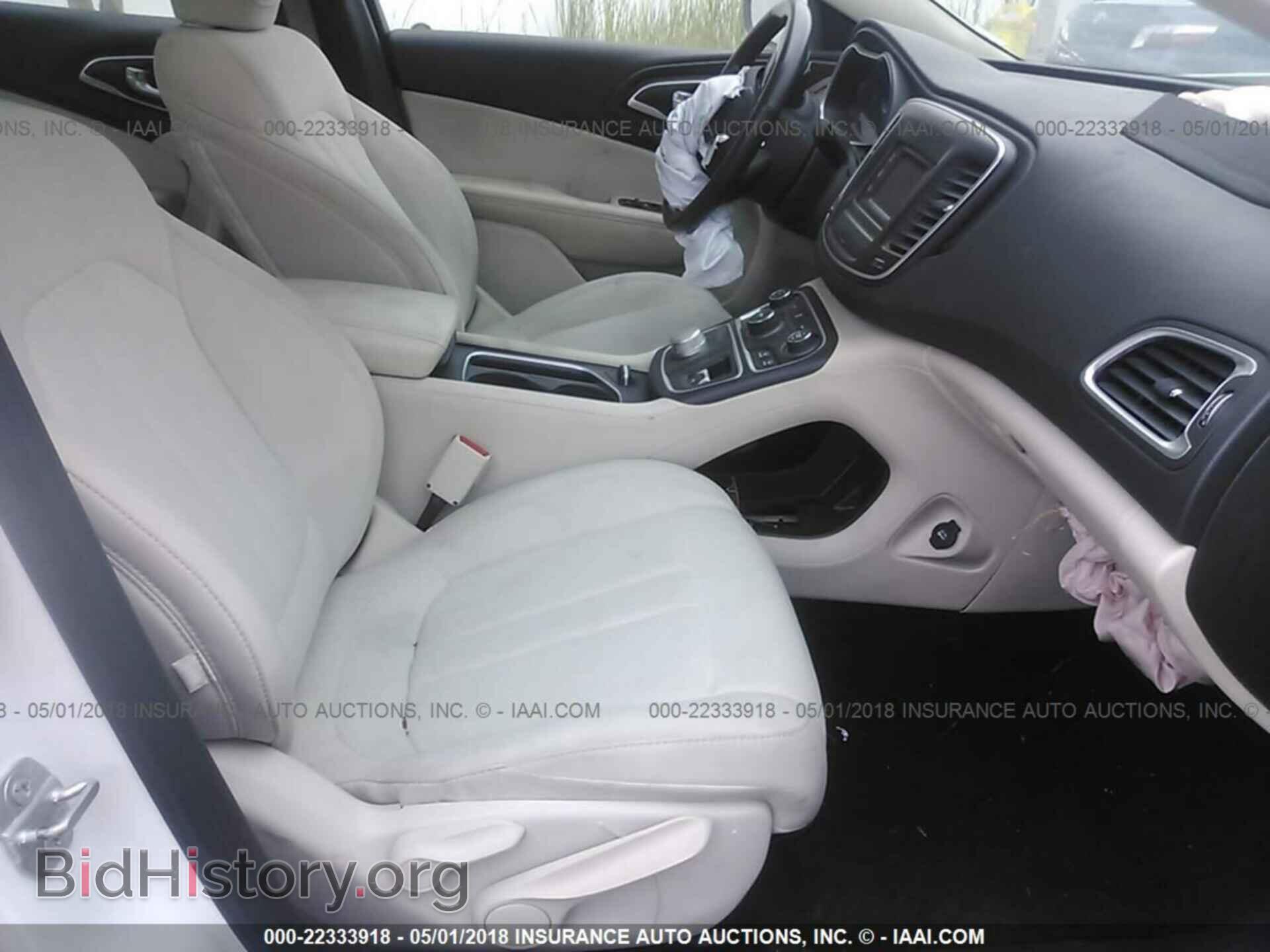 2015 Chrysler 200 - VIN: 1C3CCCAB5FN687627 - Photo 5