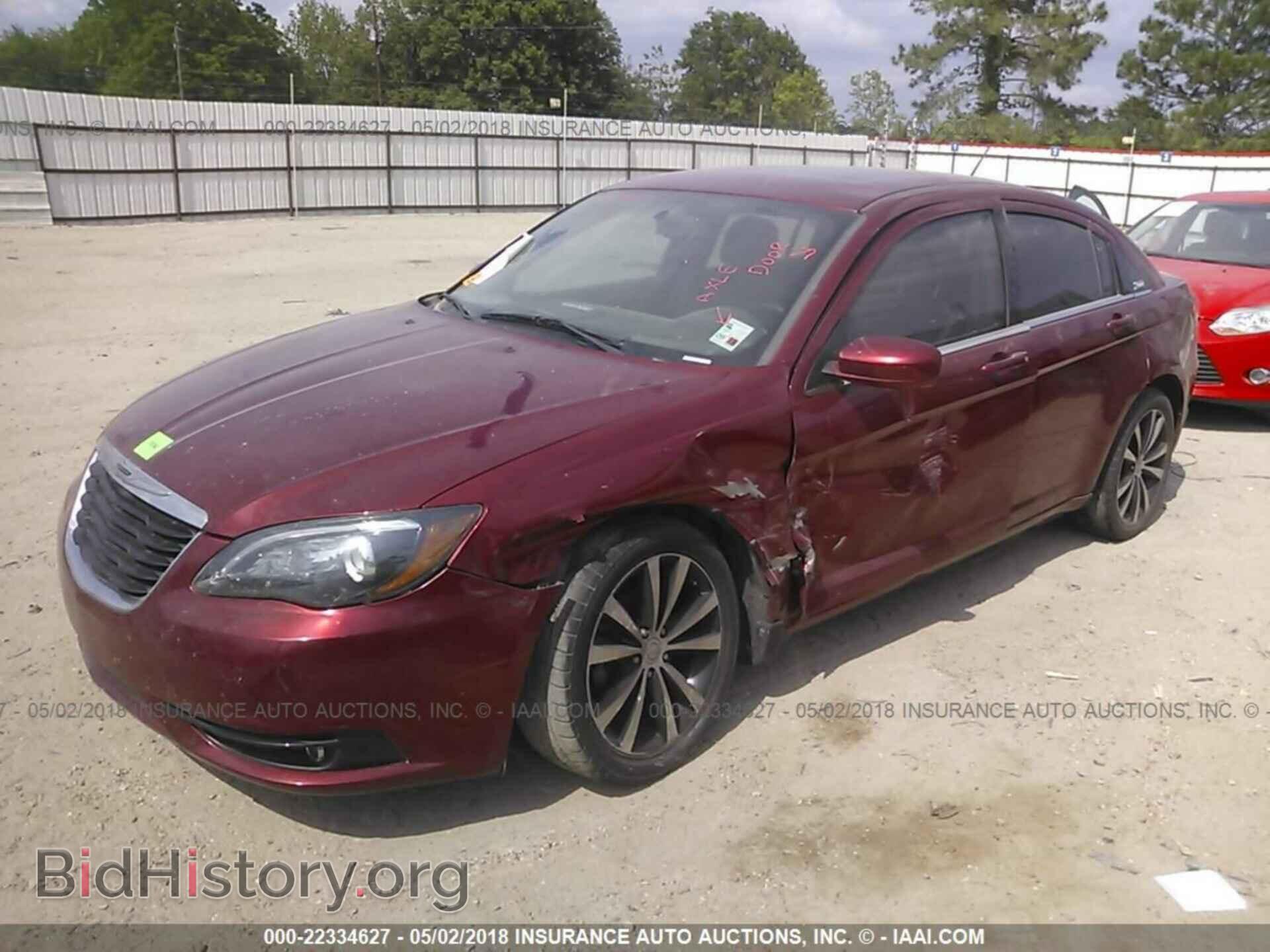 2013 Chrysler 200 - VIN: 1C3CCBBG3DN737281 - Photo 2