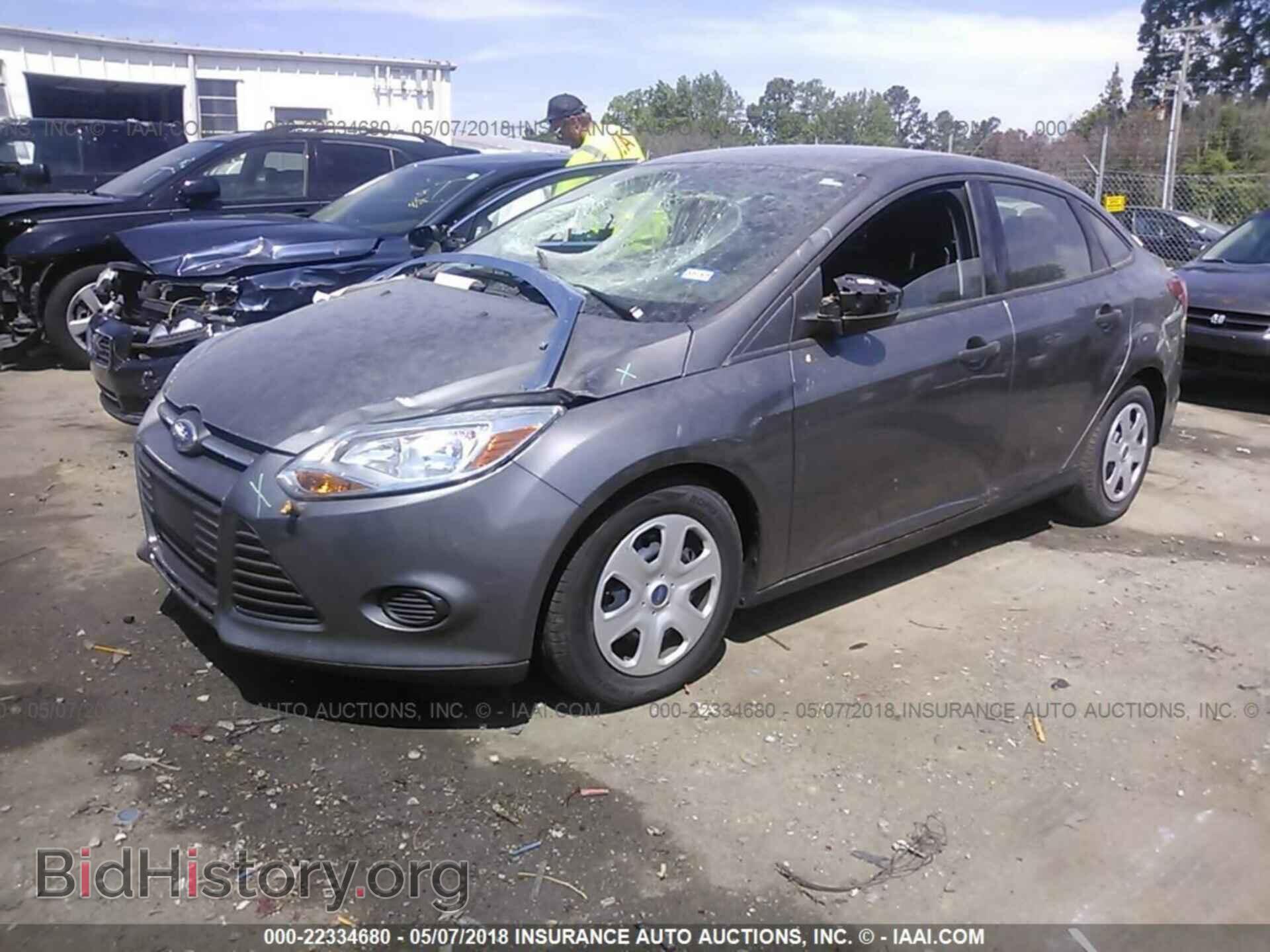 2012 Ford Focus - VIN: 1FAHP3E26CL189076 - Photo 2