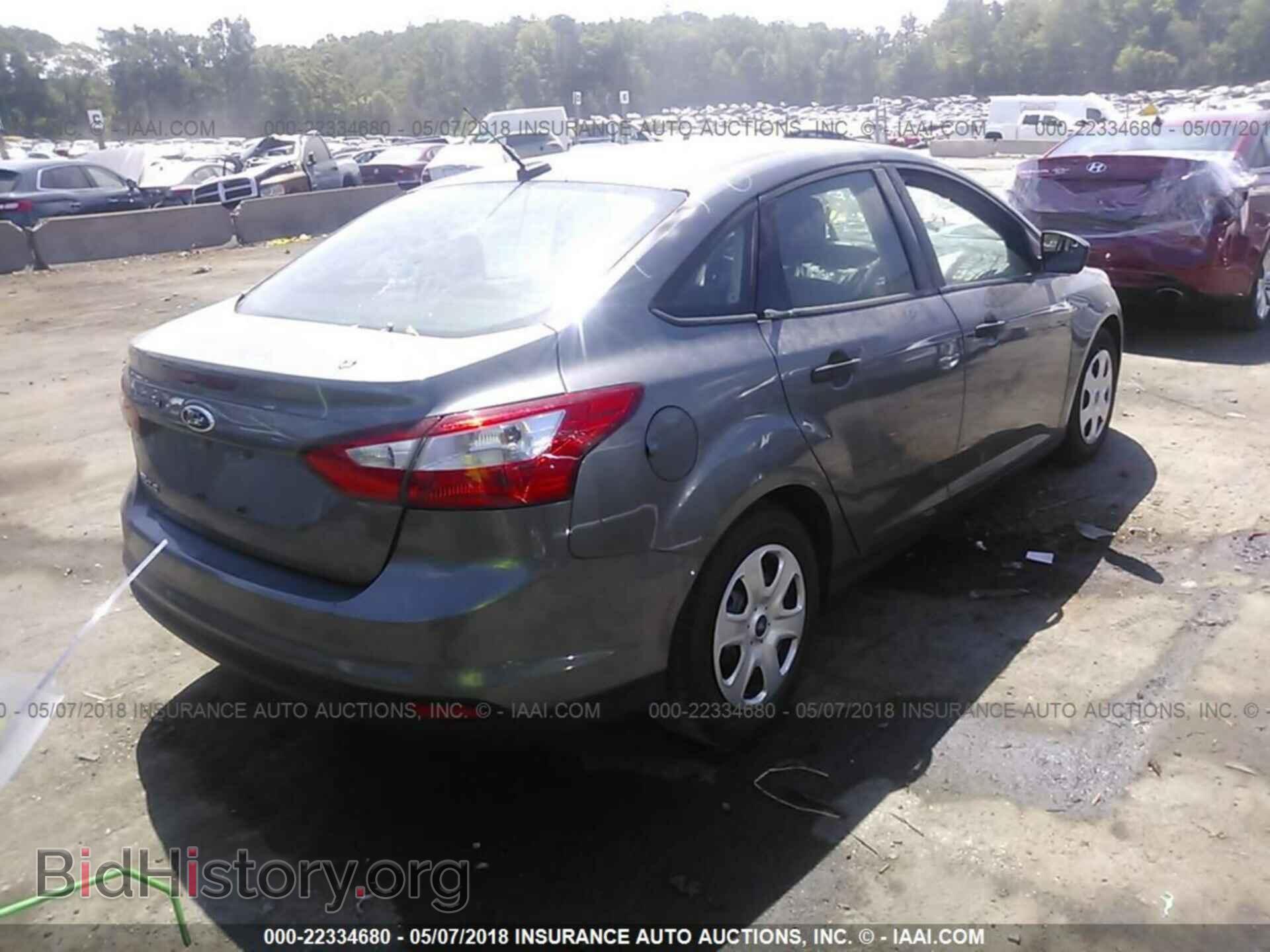2012 Ford Focus - VIN: 1FAHP3E26CL189076 - Photo 4