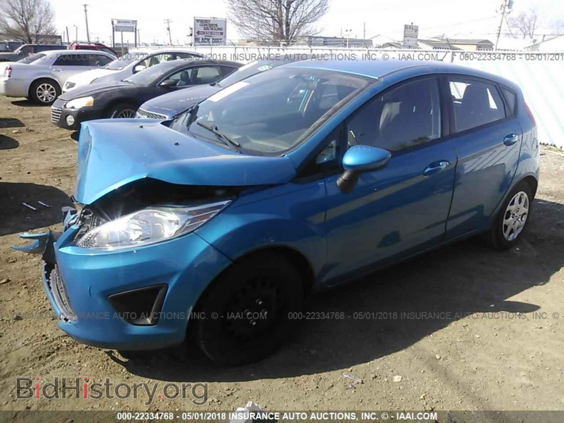2012 Ford Fiesta - VIN: 3FADP4EJ3CM125734 - Photo 2