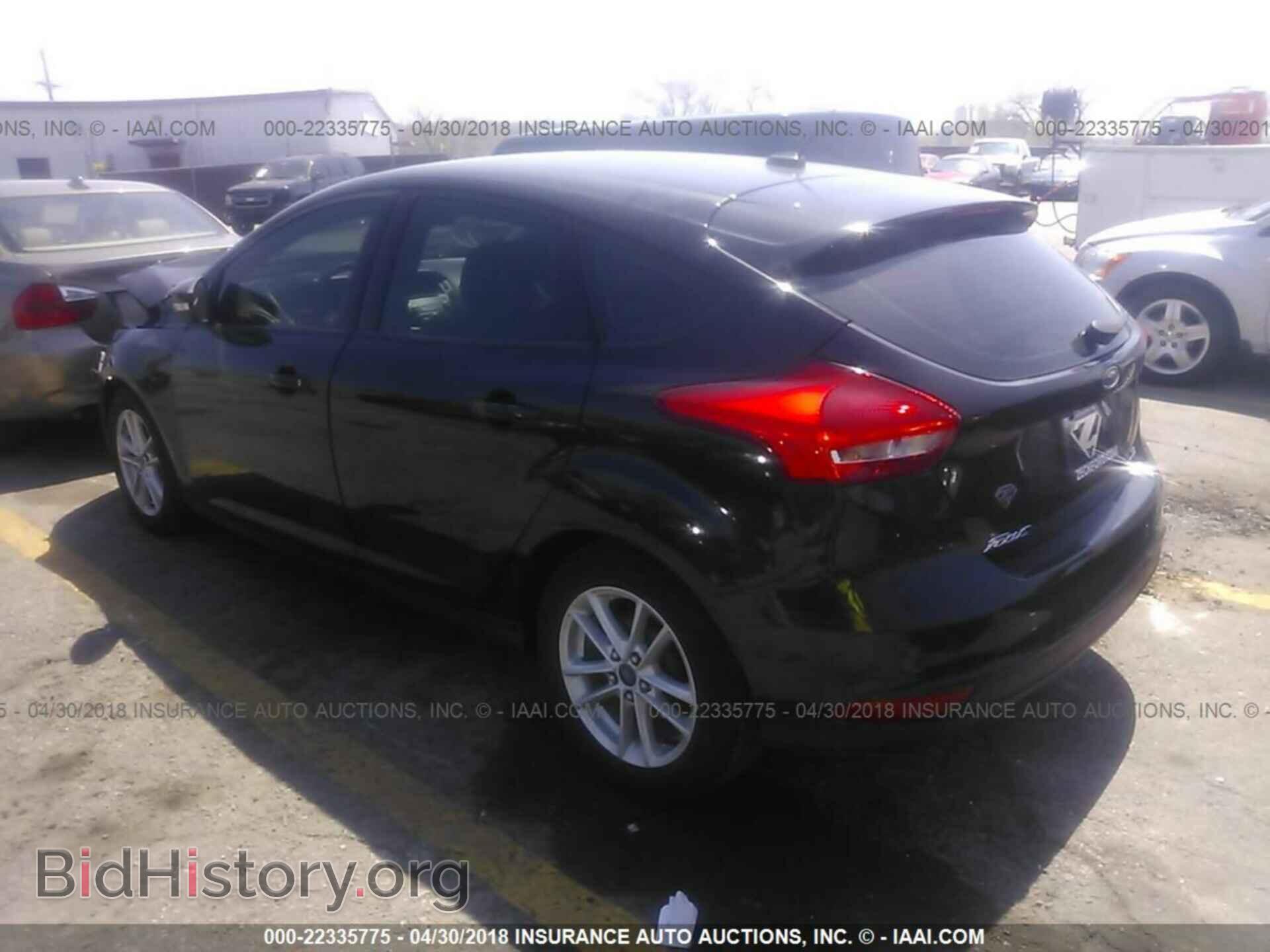 2015 Ford Focus - VIN: 1FADP3K2XFL240697 - Photo 3