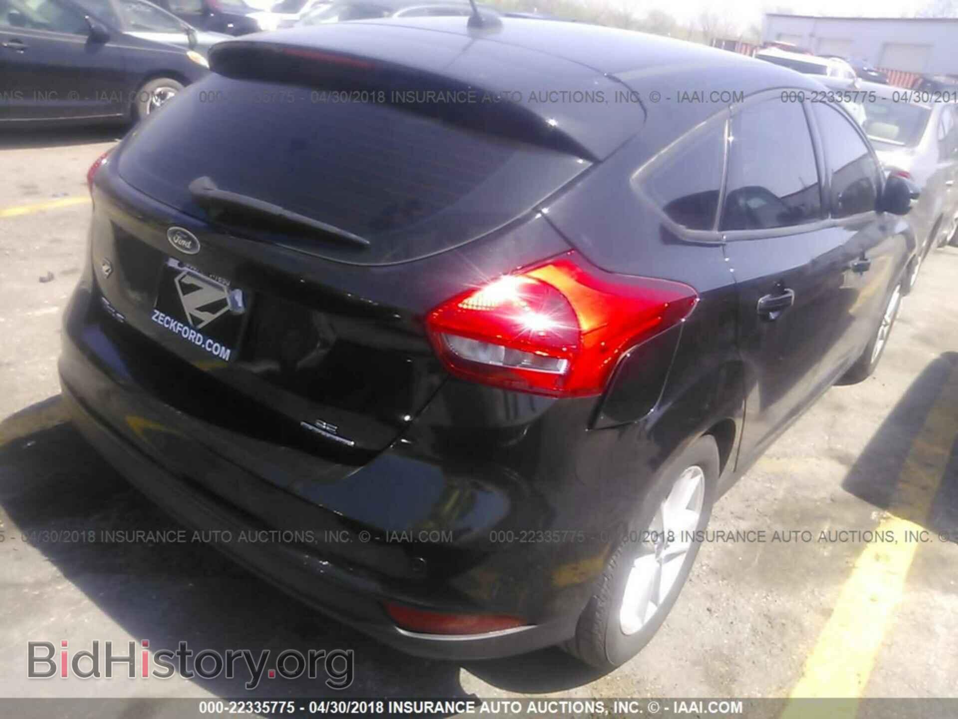 2015 Ford Focus - VIN: 1FADP3K2XFL240697 - Photo 4