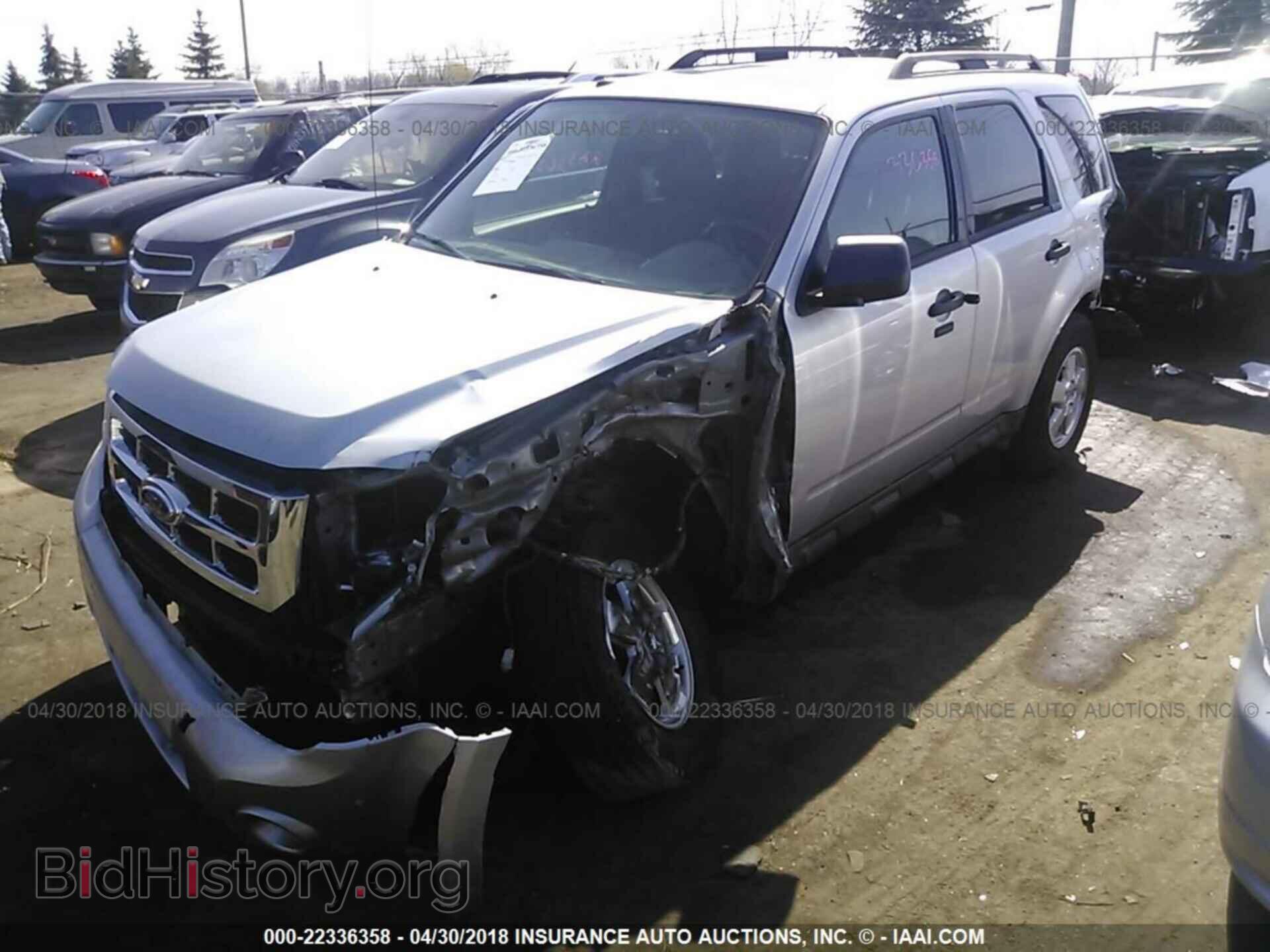 2012 Ford Escape - VIN: 1FMCU0D77CKC17039 - Photo 2