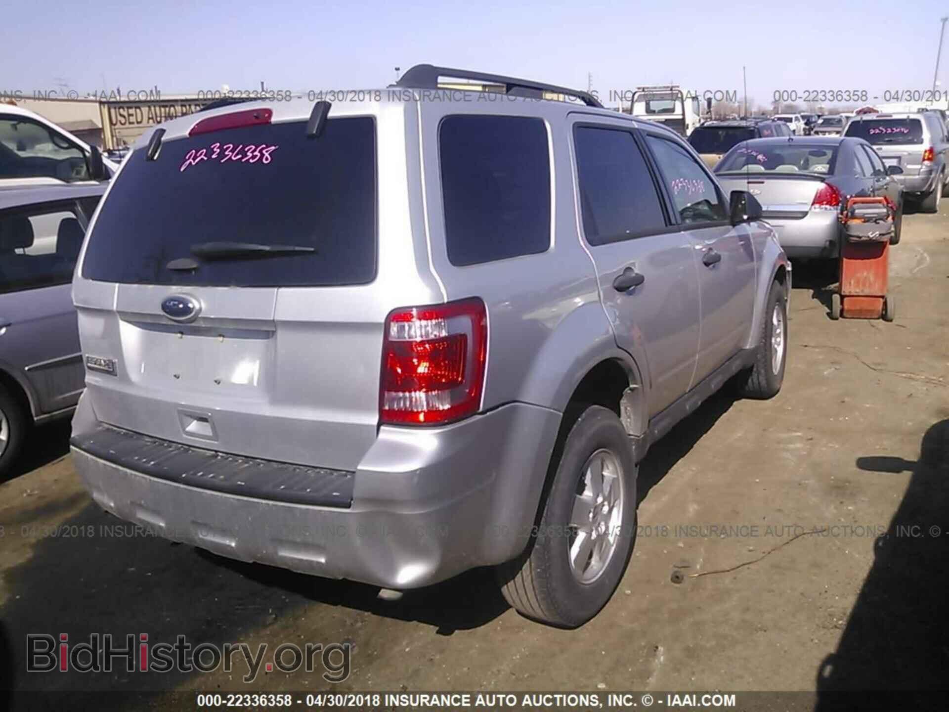 2012 Ford Escape - VIN: 1FMCU0D77CKC17039 - Photo 4