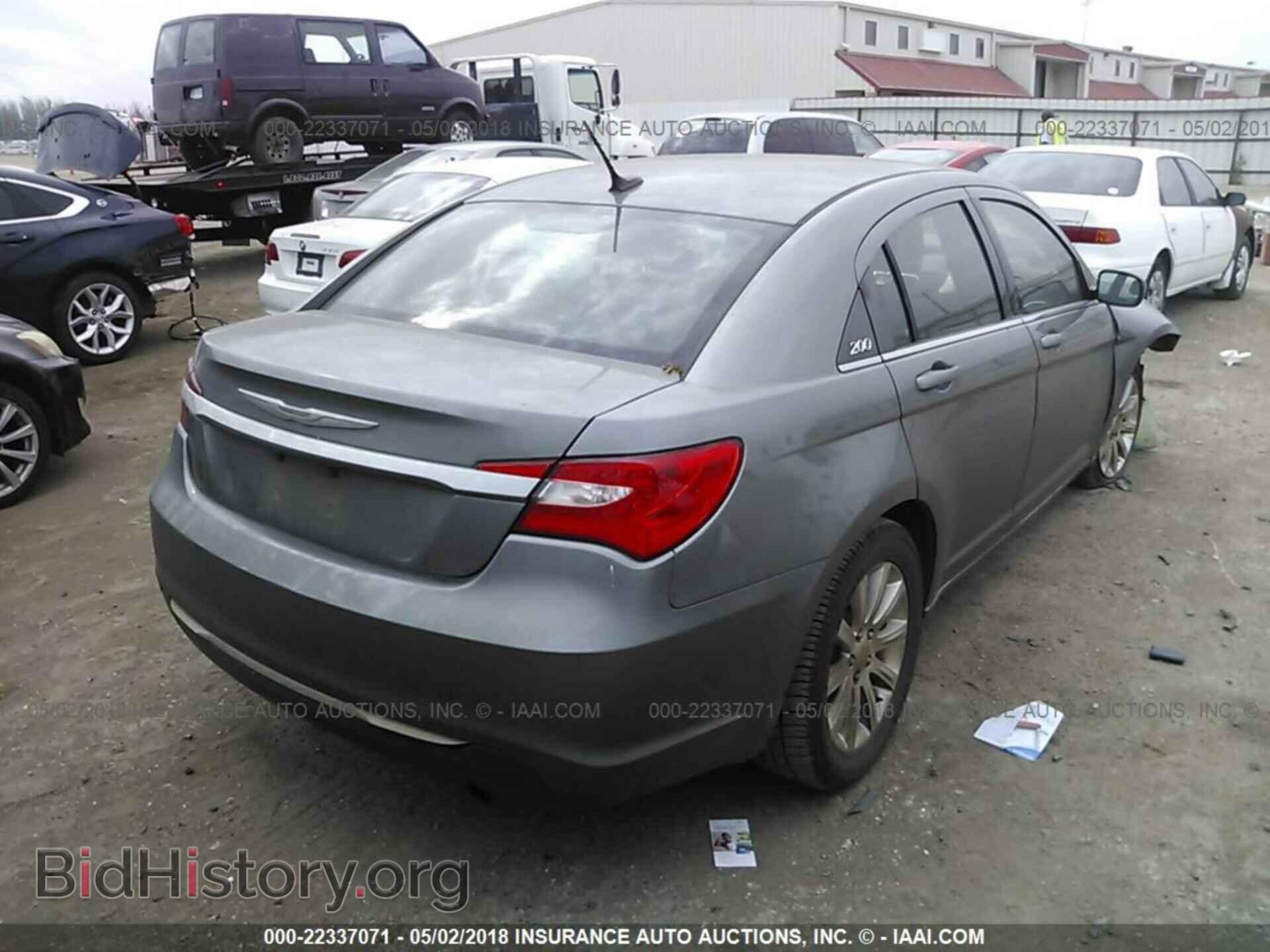 2013 Chrysler 200 - VIN: 1C3CCBBB1DN553672 - Photo 4