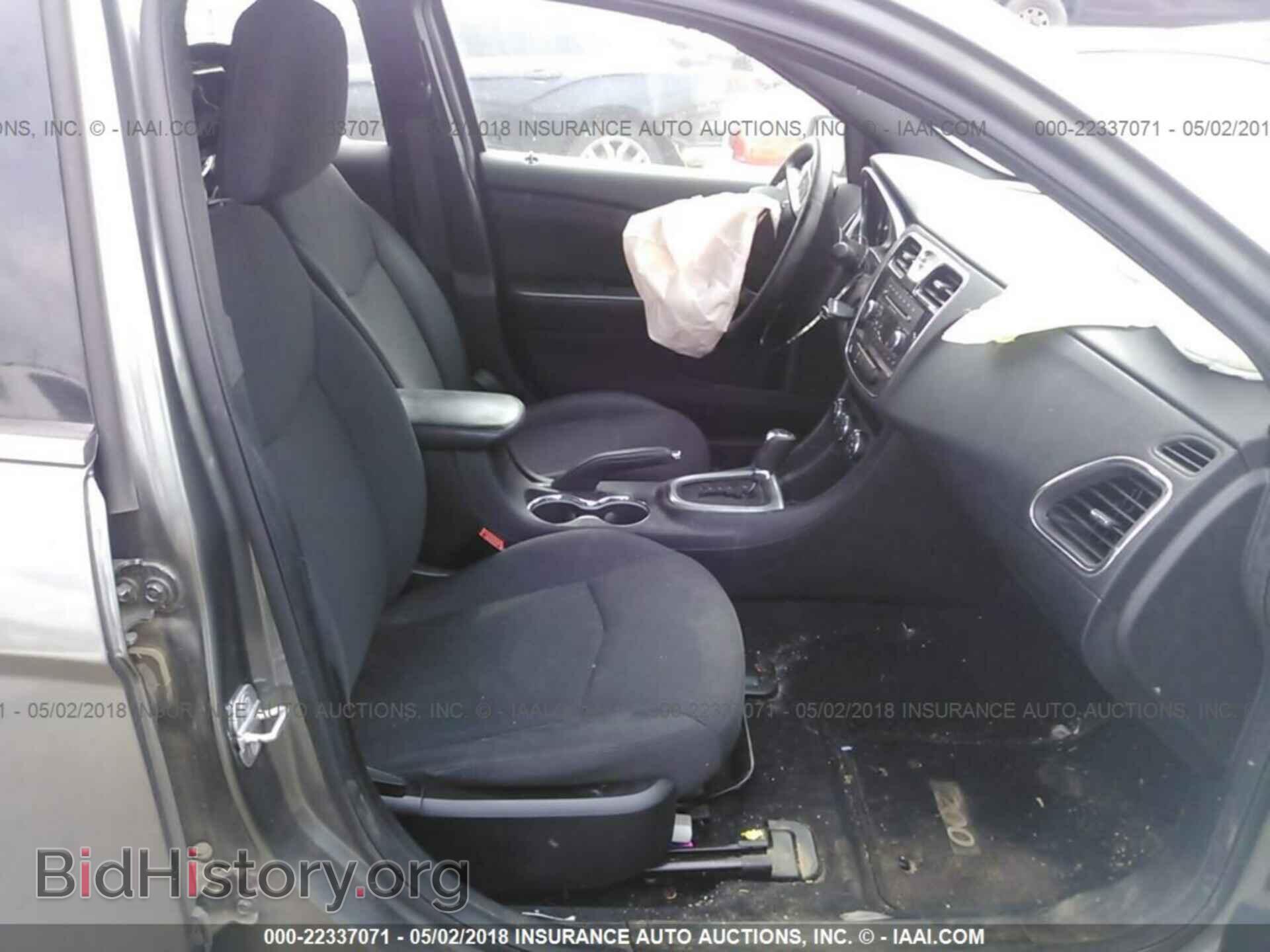 2013 Chrysler 200 - VIN: 1C3CCBBB1DN553672 - Photo 5