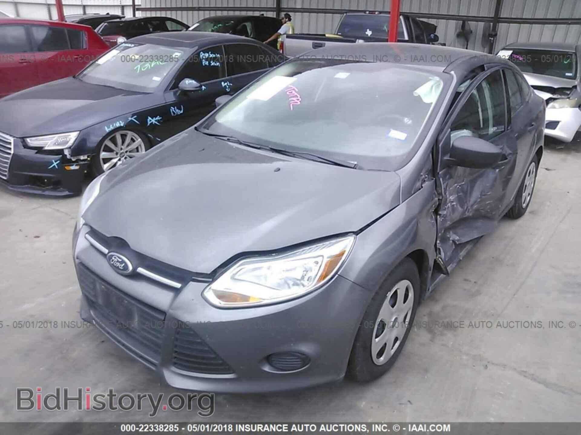 2012 Ford Focus - VIN: 1FAHP3E23CL435095 - Photo 2