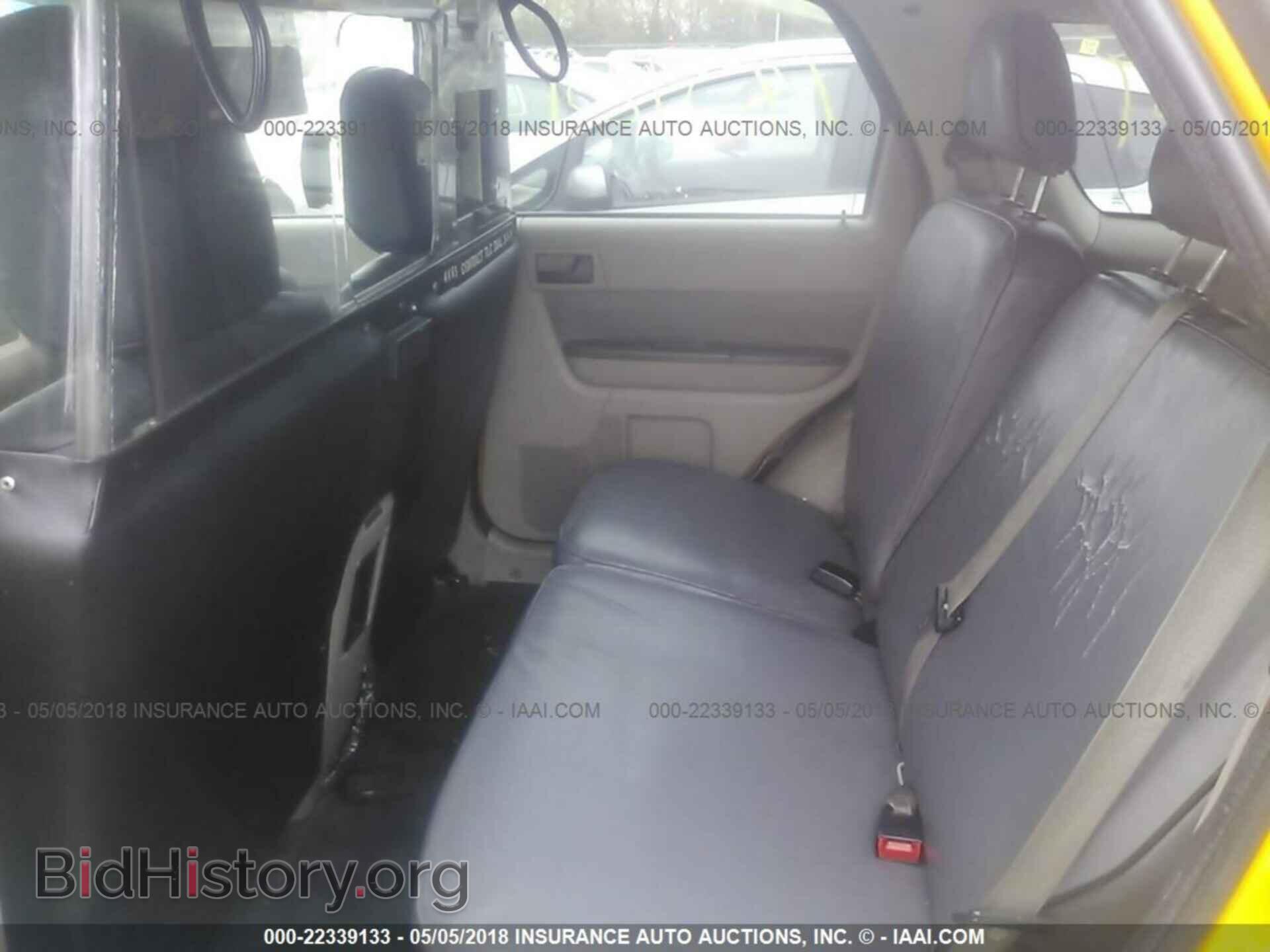 2011 Ford Escape - VIN: 1FMCU4K37BKB48925 - Фото 8