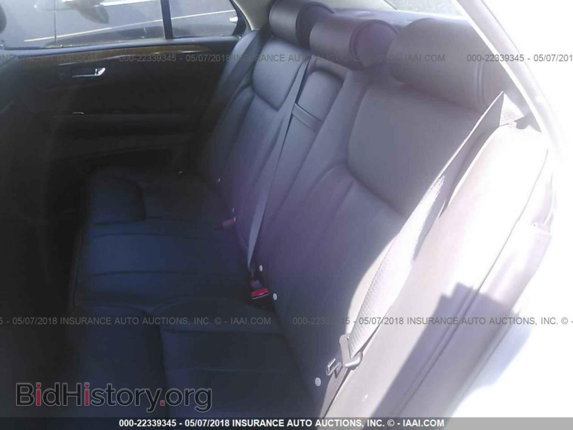 2011 Cadillac Dts - VIN: 1G6KP5ES4BU146167 - Фото 8