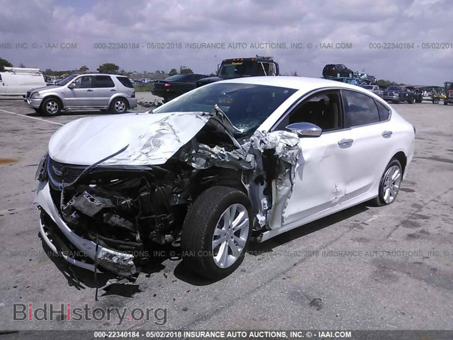 2015 Chrysler 200 - VIN: 1C3CCCAB4FN658667 - Photo 2