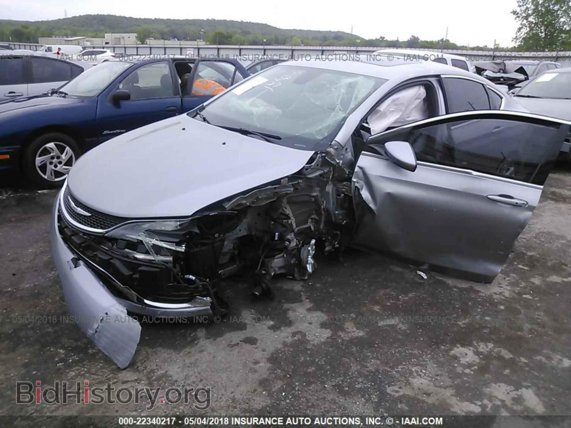 2015 Chrysler 200 - VIN: 1C3CCCAB1FN581613 - Фото 2
