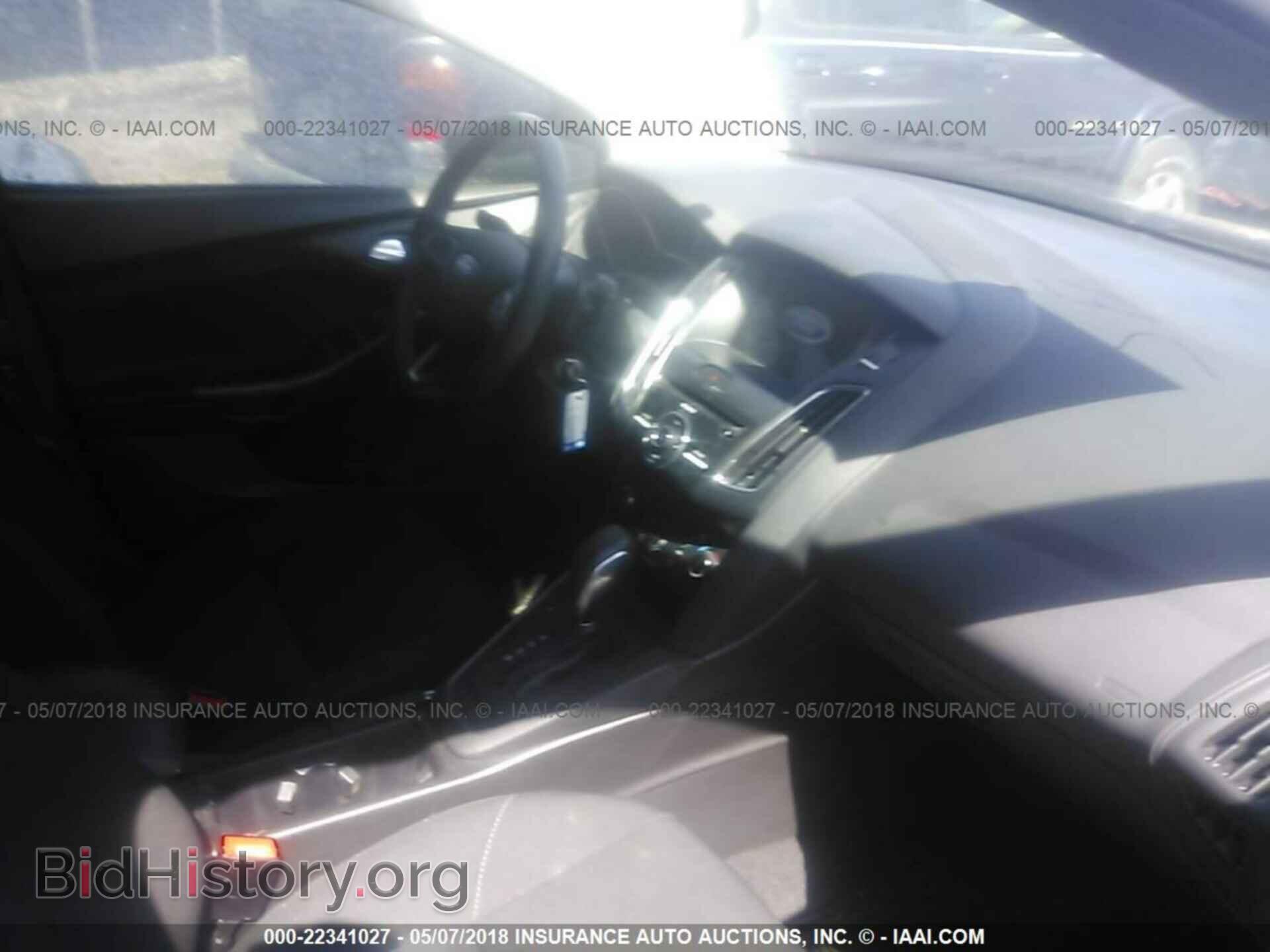 2017 Ford Focus - VIN: 1FADP3M21HL263382 - Photo 5