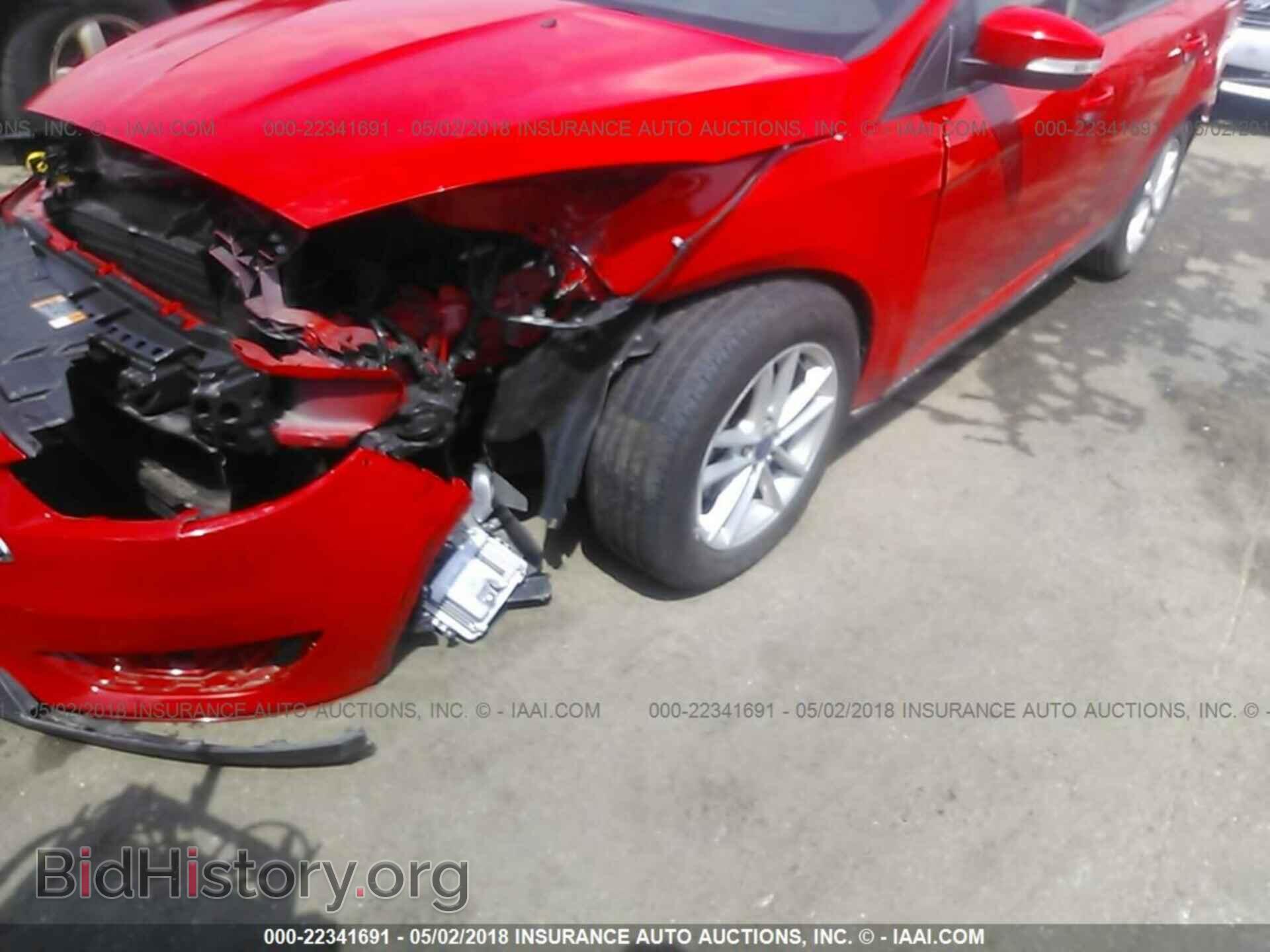 2016 Ford Focus - VIN: 1FADP3F22GL328297 - Photo 6