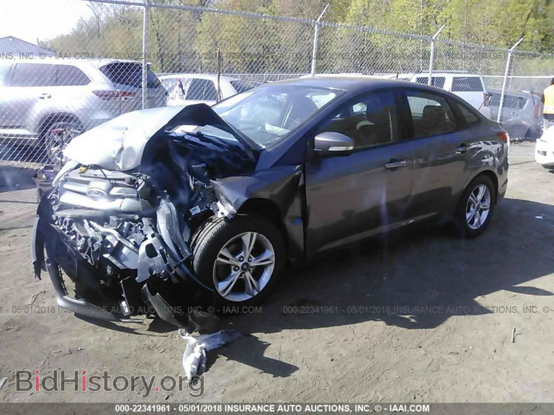 2013 Ford Focus - VIN: 1FADP3F22DL217695 - Фото 2