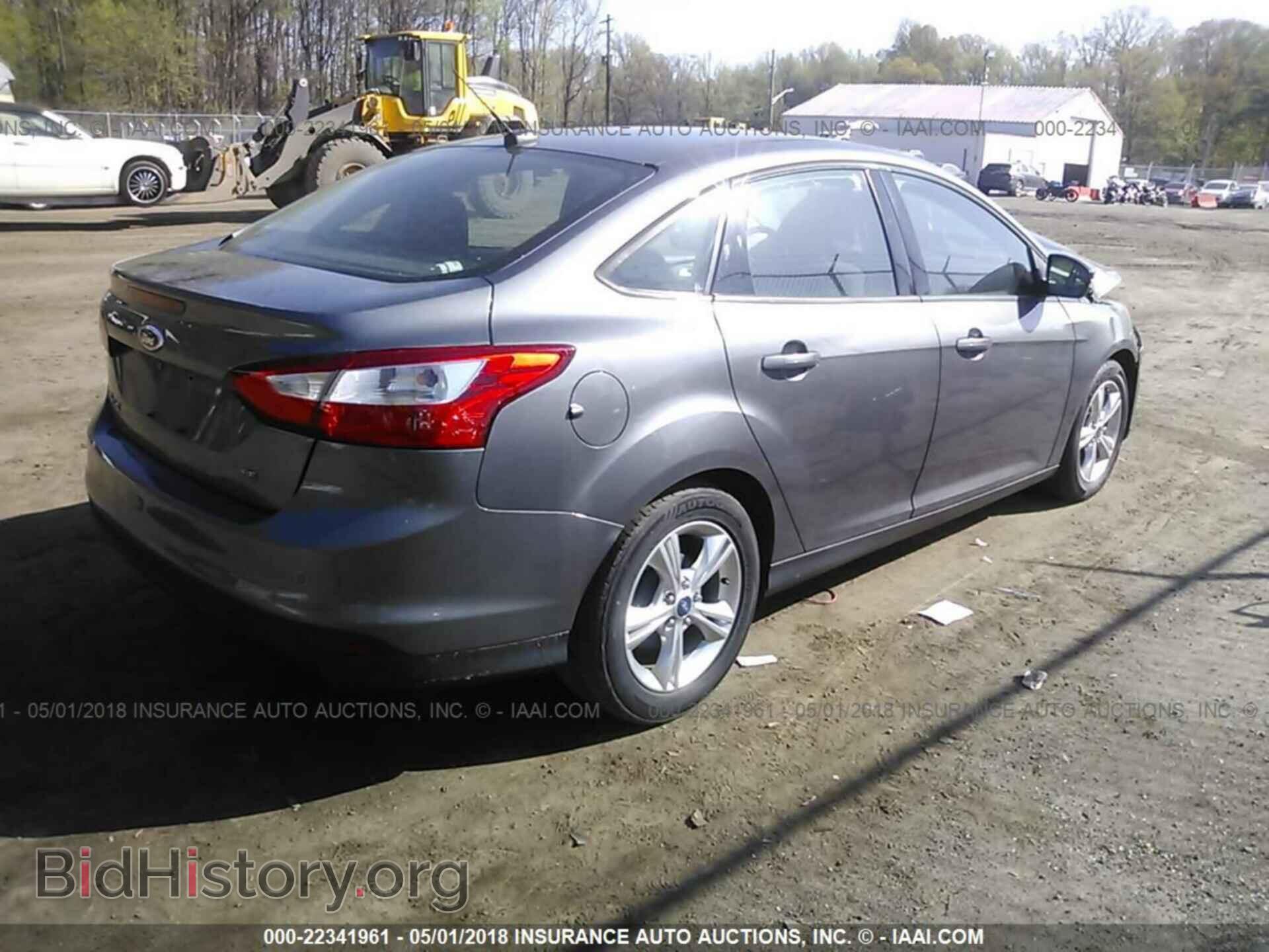 2013 Ford Focus - VIN: 1FADP3F22DL217695 - Фото 4