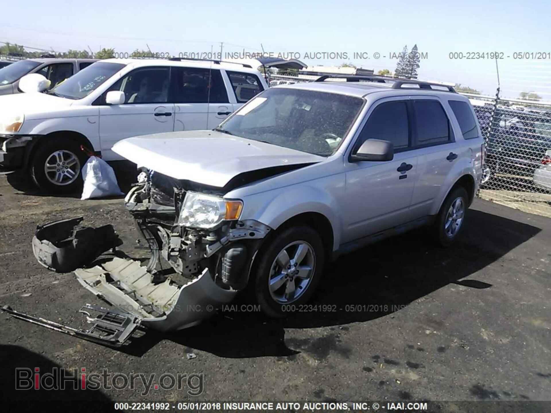 2012 Ford Escape - VIN: 1FMCU0D76CKB67864 - Photo 2