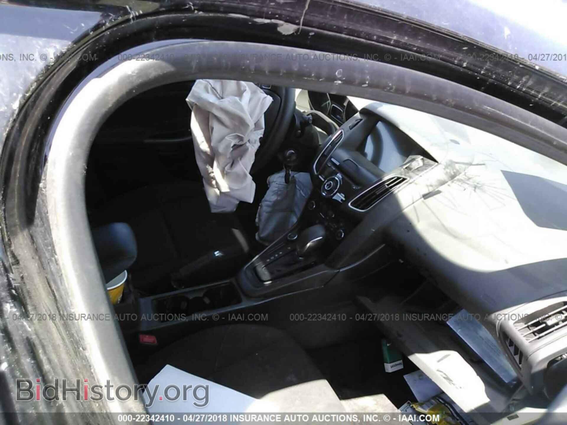 2017 Ford Focus - VIN: 1FADP3M24HL264476 - Photo 5