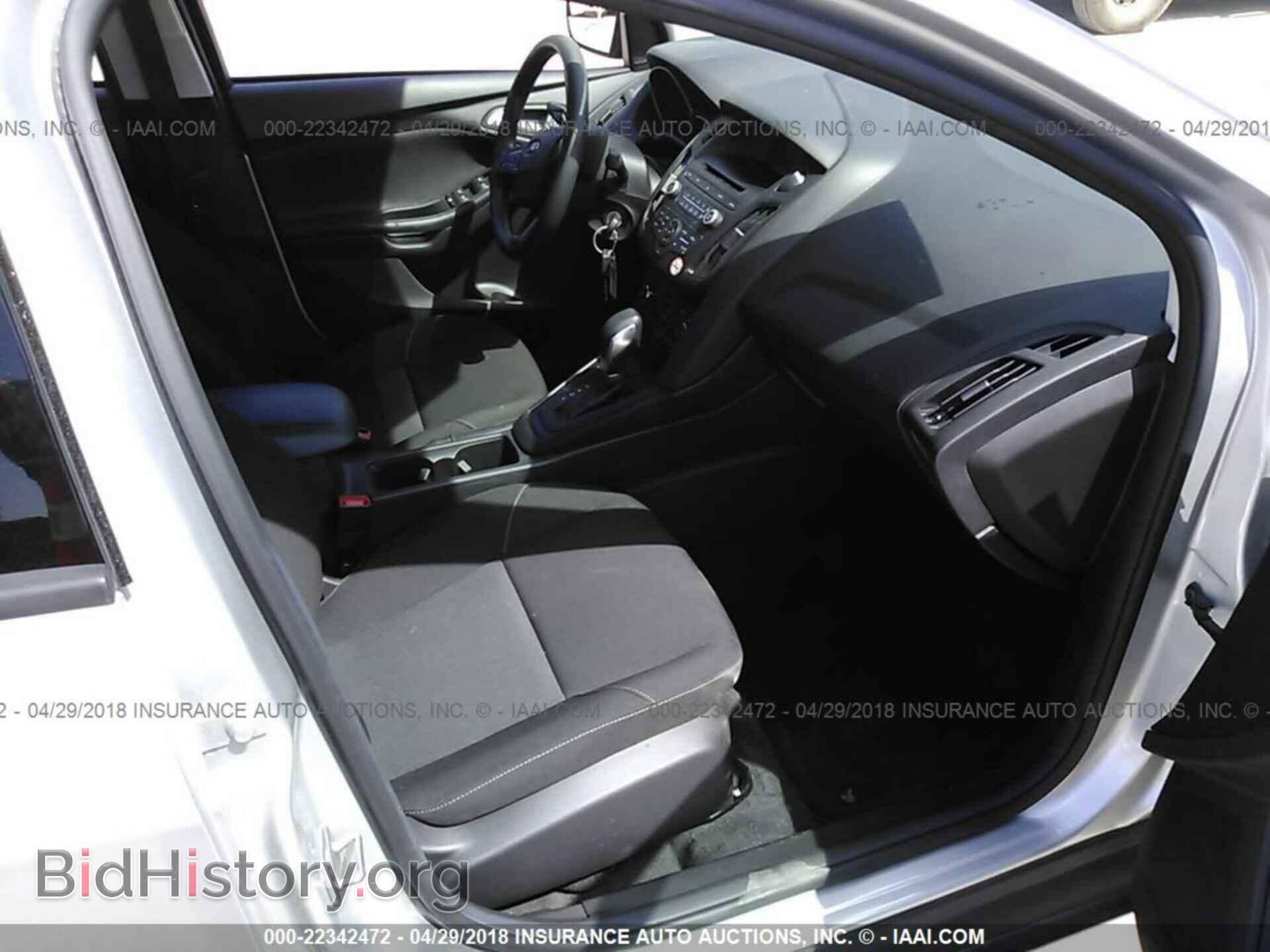 2017 Ford Focus - VIN: 1FADP3F20HL231438 - Photo 5