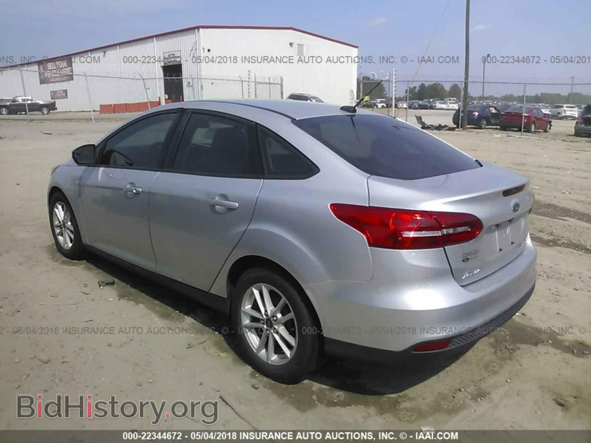 2016 Ford Focus - VIN: 1FADP3F28GL248924 - Photo 3